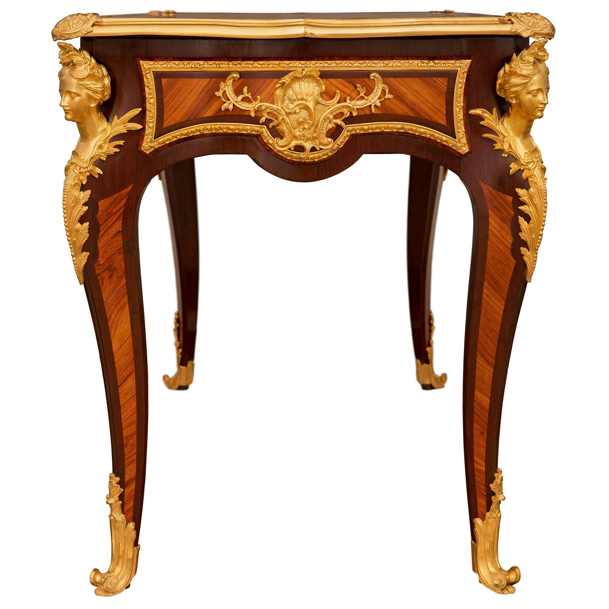 Similoro Scrivania francese del XIX secolo in legno di tulipano, Kingwood e Ormolu di stile Luigi XV in vendita