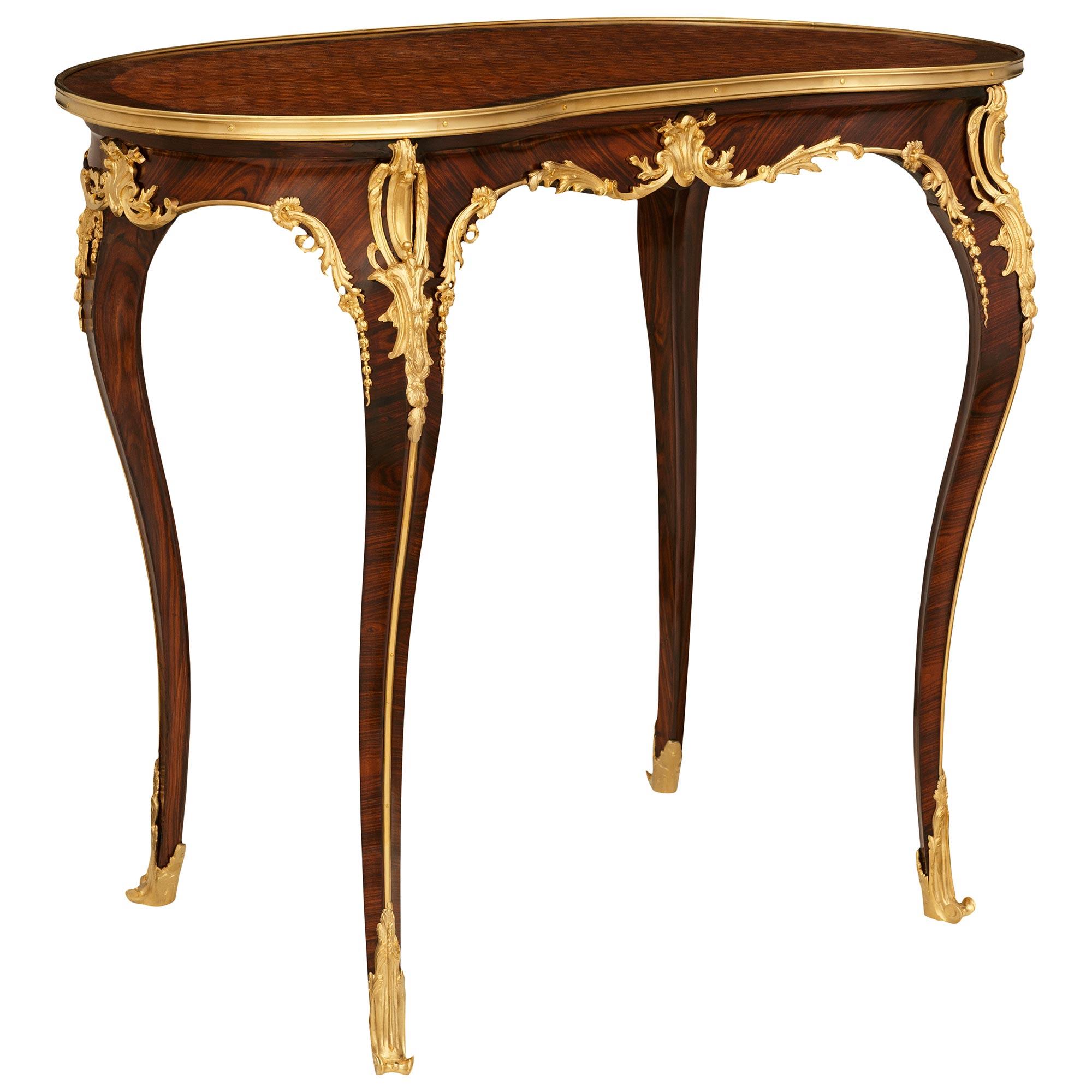 Français French 19th century Louis XV st. Tulipwood, Kingwood and Ormolu side table/desk en vente