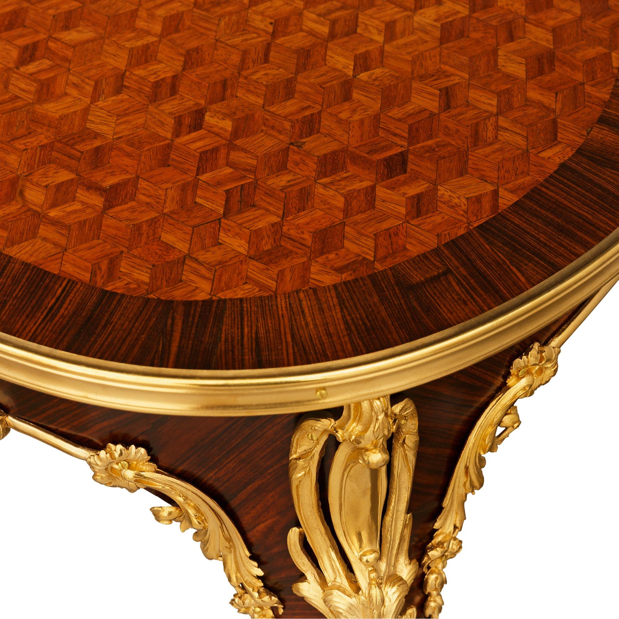 XIXe siècle French 19th century Louis XV st. Tulipwood, Kingwood and Ormolu side table/desk en vente