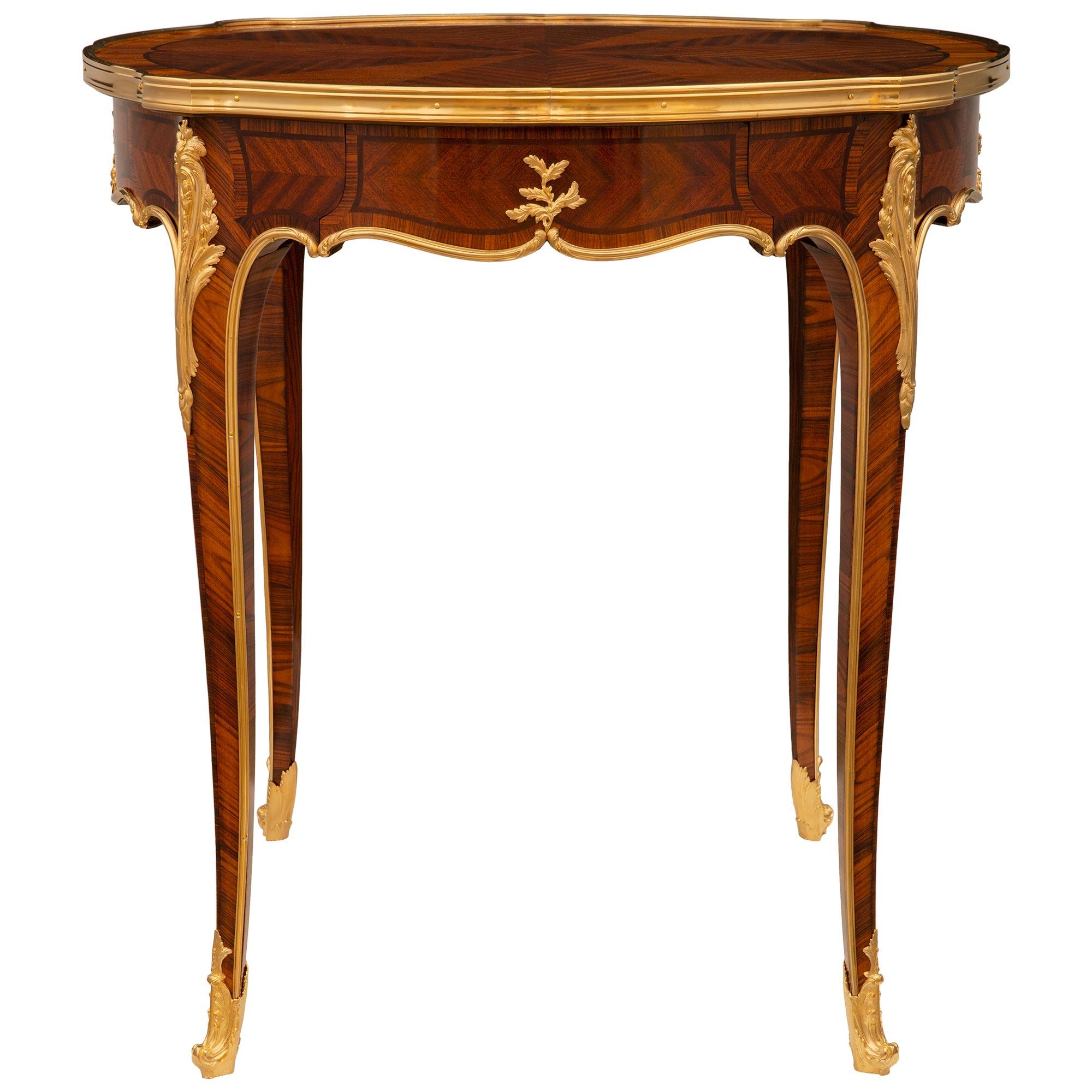 Französisch 19. Jahrhundert Louis XV St. Tulipwood, Kingwood und Ormolu Beistelltisch im Angebot 5