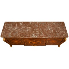 Buffet Louis XV du 19ème siècle en bois de tulipier, bronze doré et marbre