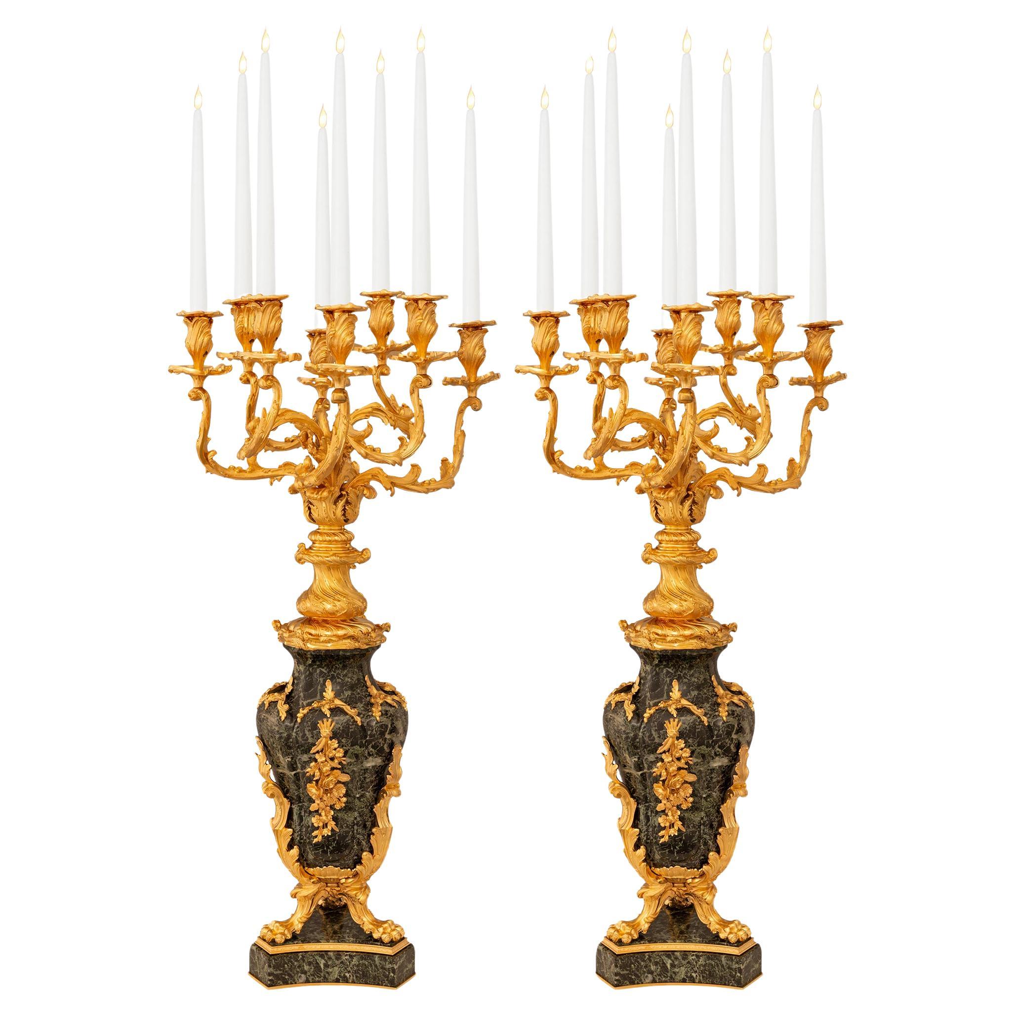 Candelabri francesi del XIX secolo in marmo Vert de Patricia e Ormolu in vendita