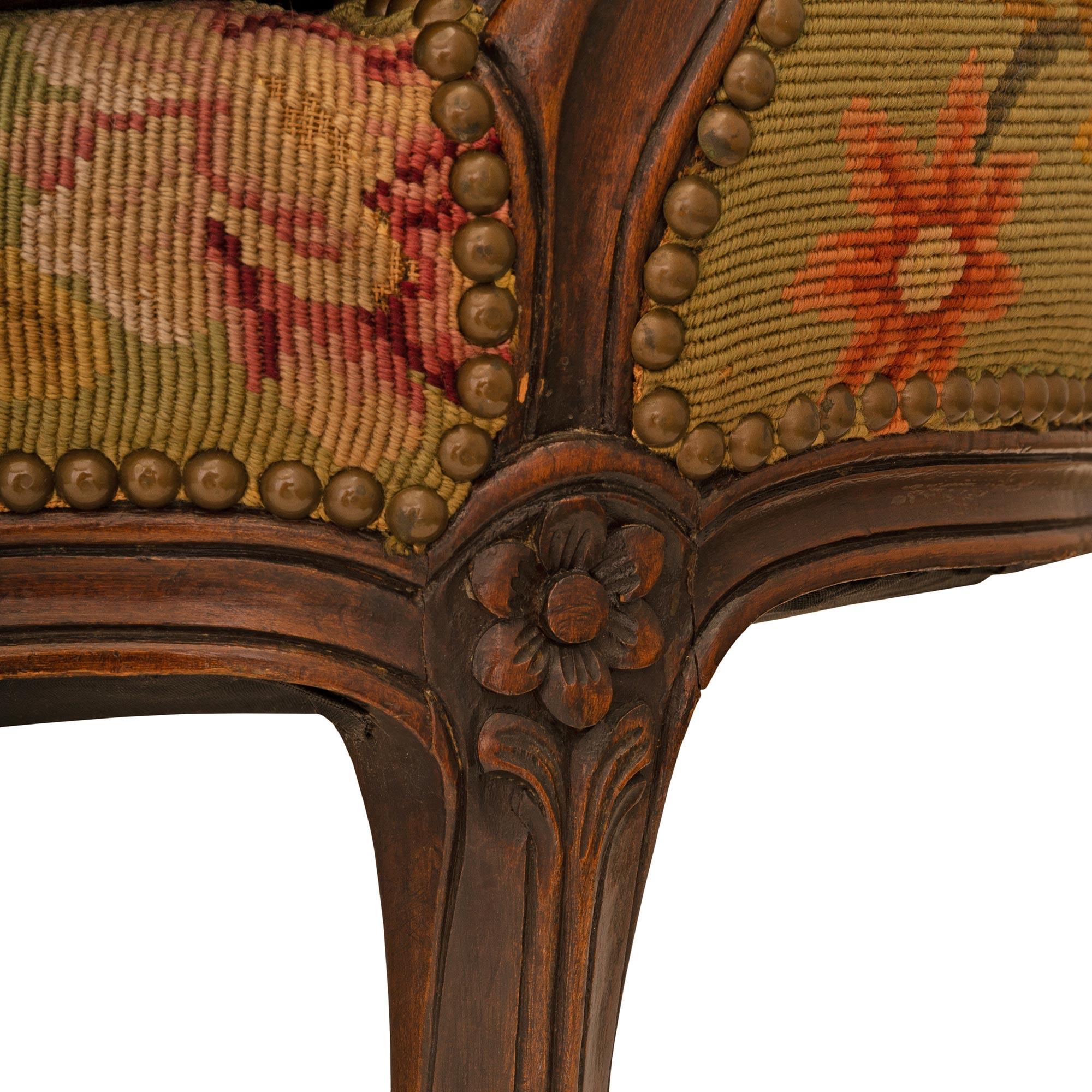 French 19th Century Louis XV St. Walnut and Tapestry Settee For Sale 5