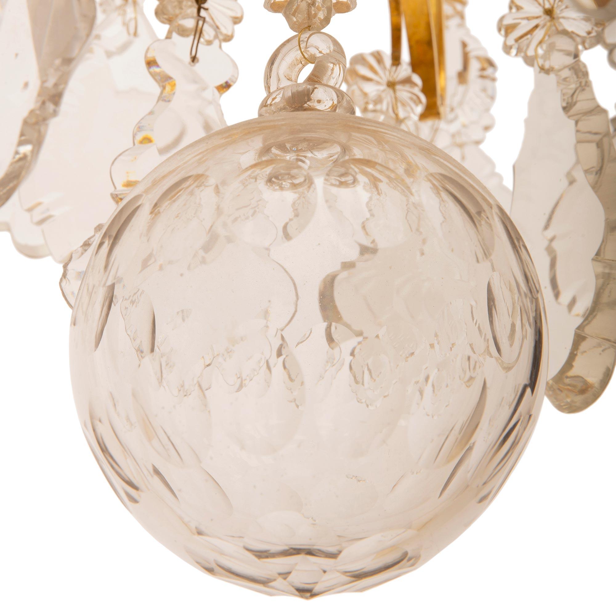 Cristal Lustre en cristal de Baccarat de style Louis XV du 19ème siècle à 12 éclairages en vente