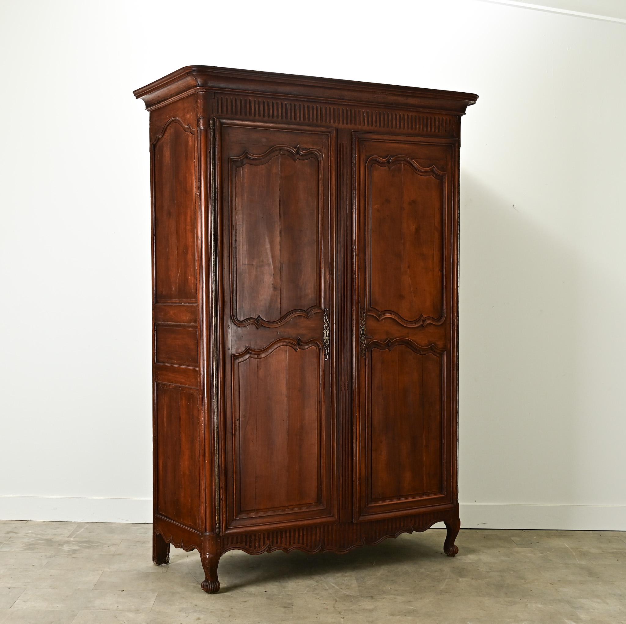 Armoire française du 19ème siècle de style Louis XV 4