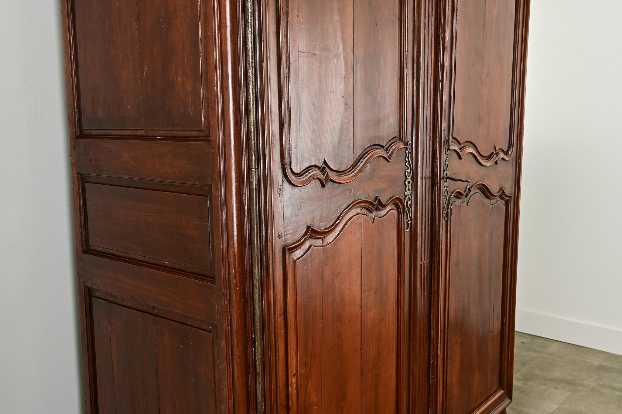 Acier Armoire française du 19ème siècle de style Louis XV