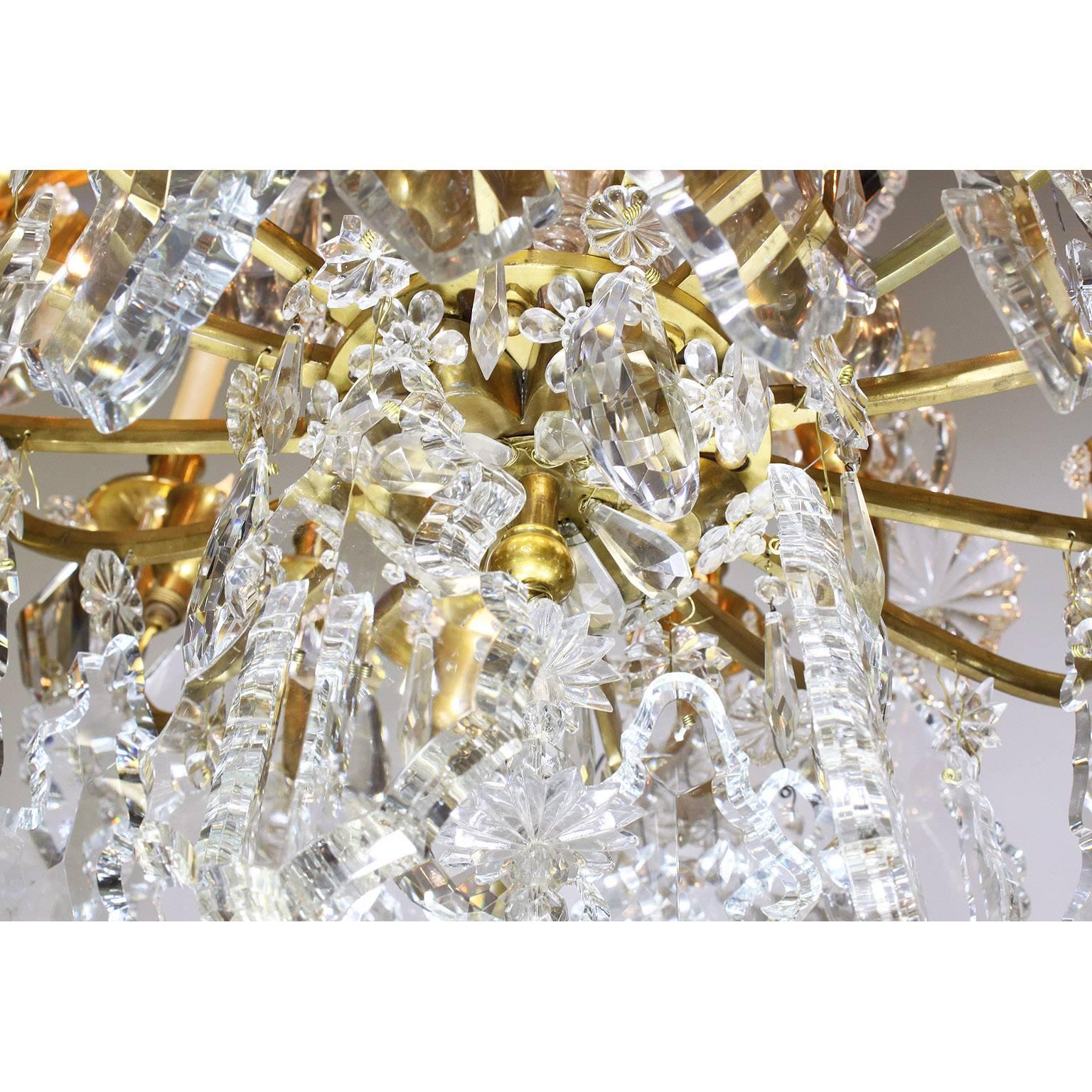 French 19th Century Louis XV Style Gilt-Bronze and Crystal Chandelier For Sale 6
