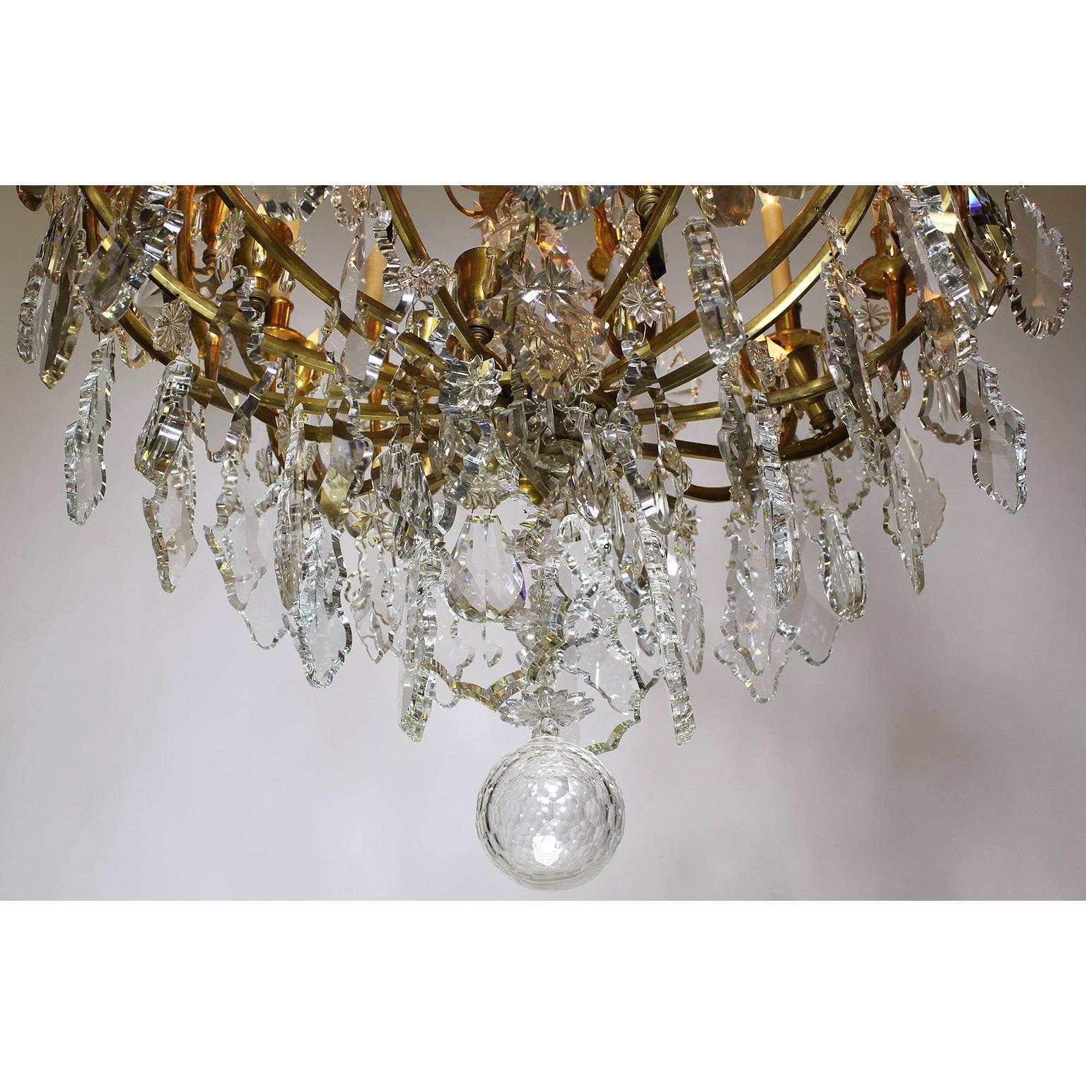 French 19th Century Louis XV Style Gilt-Bronze and Crystal Chandelier For Sale 7