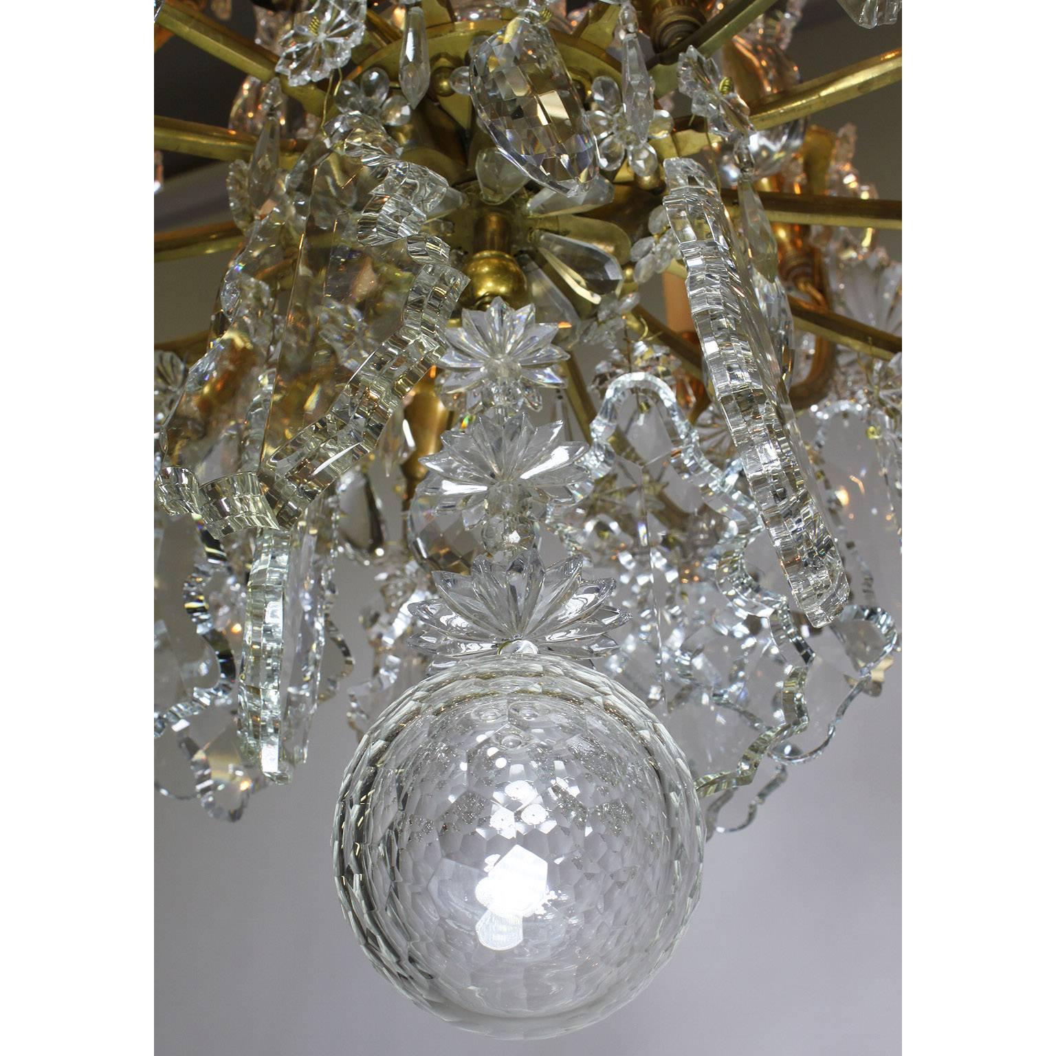 French 19th Century Louis XV Style Gilt-Bronze and Crystal Chandelier For Sale 8