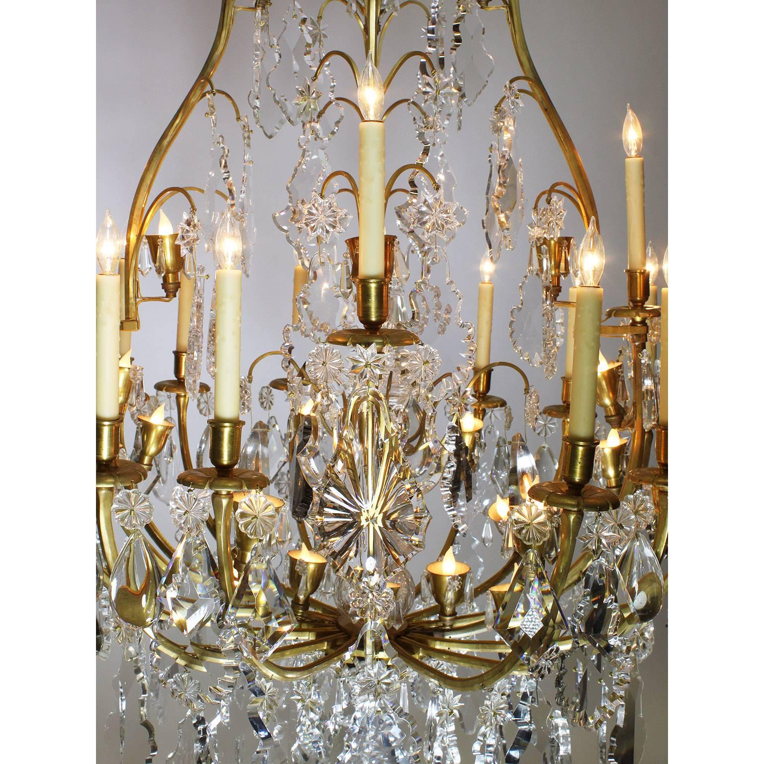 French 19th Century Louis XV Style Gilt-Bronze and Crystal Chandelier For Sale 1