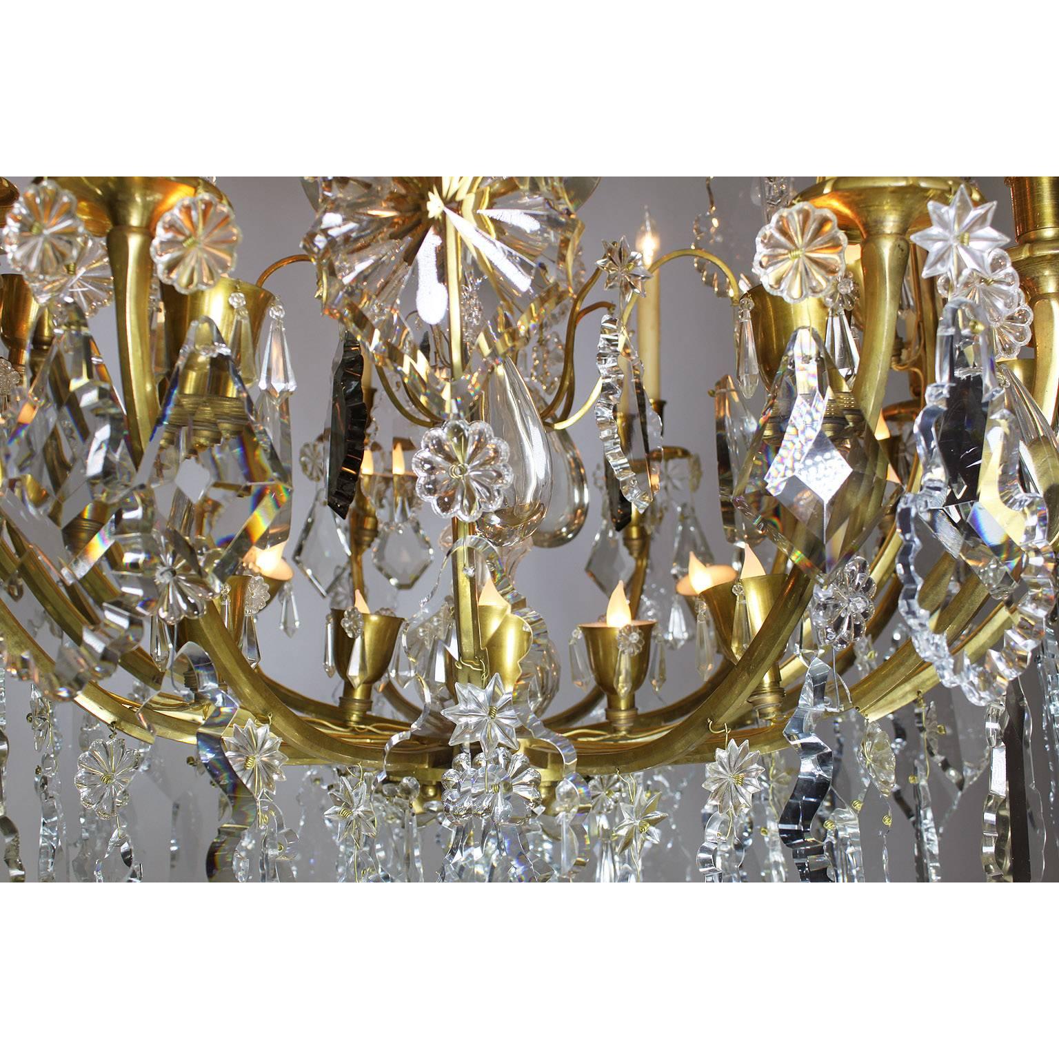 French 19th Century Louis XV Style Gilt-Bronze and Crystal Chandelier For Sale 2