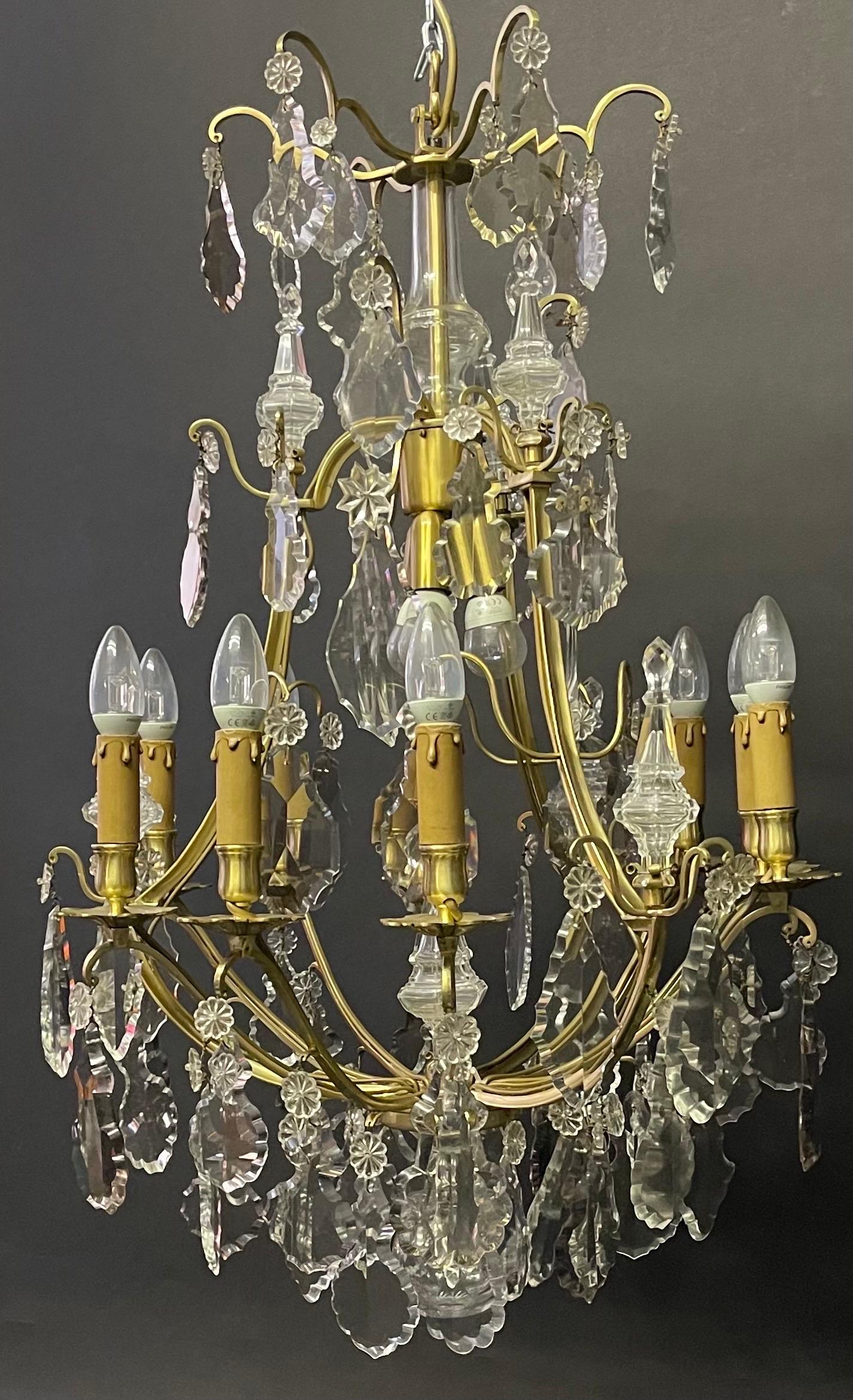 French 19th Century Louis XV Style Gilt Bronze and Crystal Chandelier For Sale 1