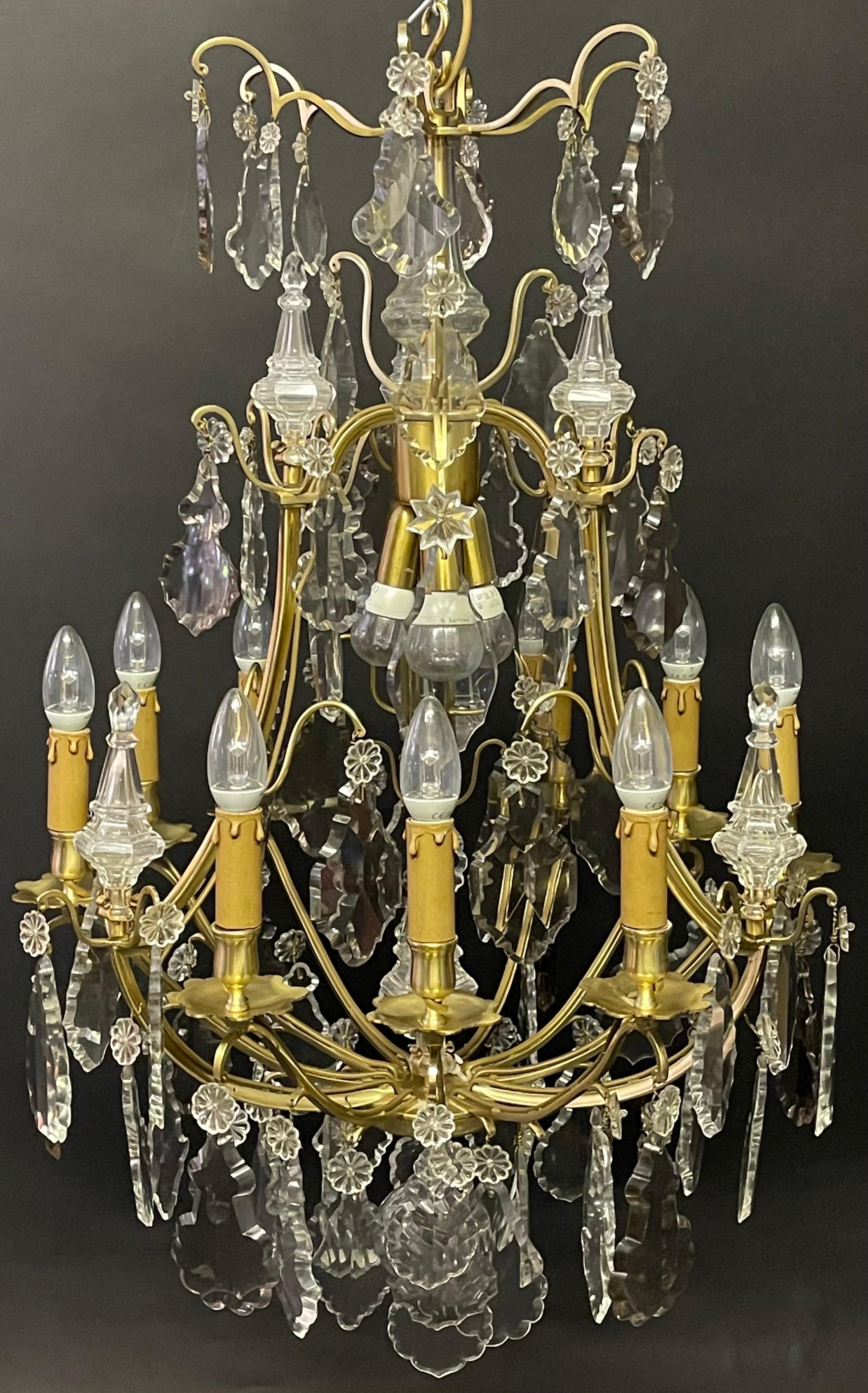 French 19th Century Louis XV Style Gilt Bronze and Crystal Chandelier For Sale 2