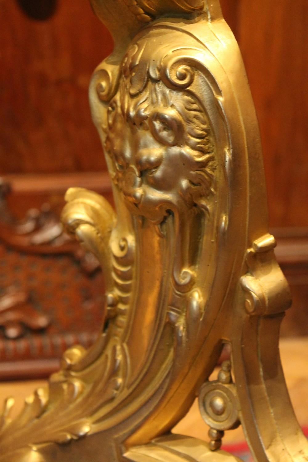 Androni per caminetto francesi del XIX secolo in stile Luigi XV in bronzo dorato in vendita 3