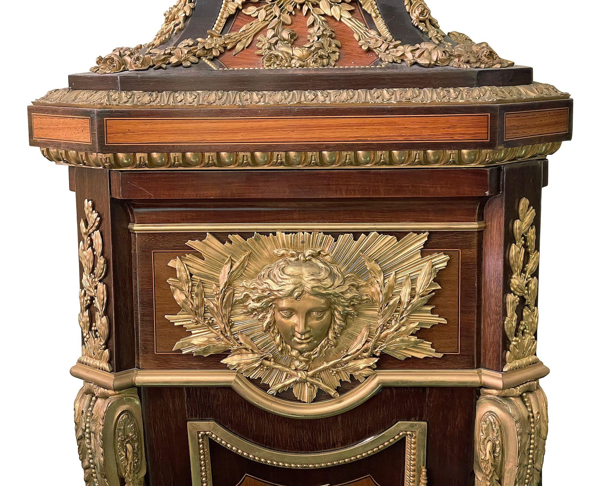 Orologio a cassa lunga francese del XIX secolo in stile Luigi XV. in vendita 1