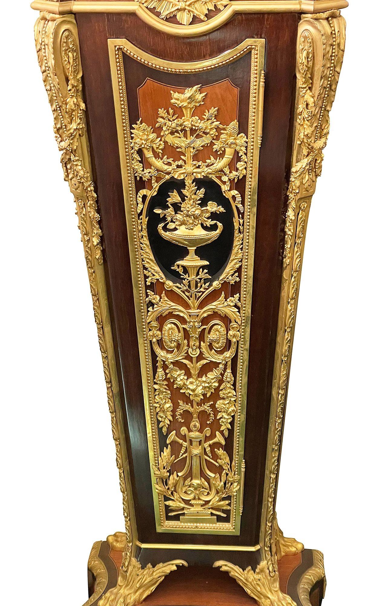 Orologio a cassa lunga francese del XIX secolo in stile Luigi XV. in vendita 2