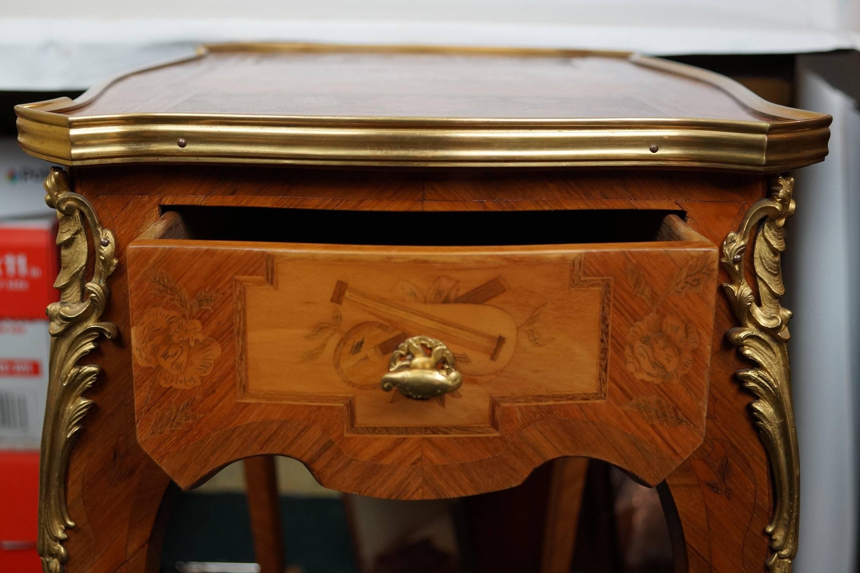 French 19th Century Louis XV Style Marquetry Inlaid Side Table Writing Desk For Sale 1