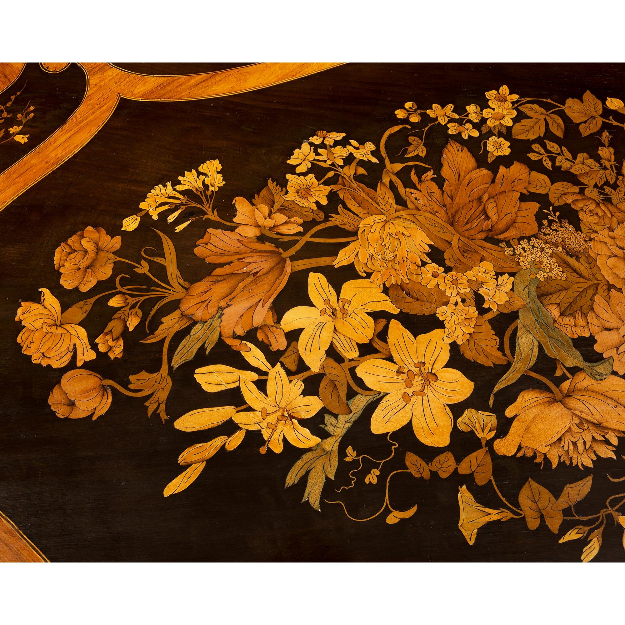Mesa Centro de Madera Exótica Francesa del Siglo XIX Estilo Luis XV Periodo Napoleón III en venta 1