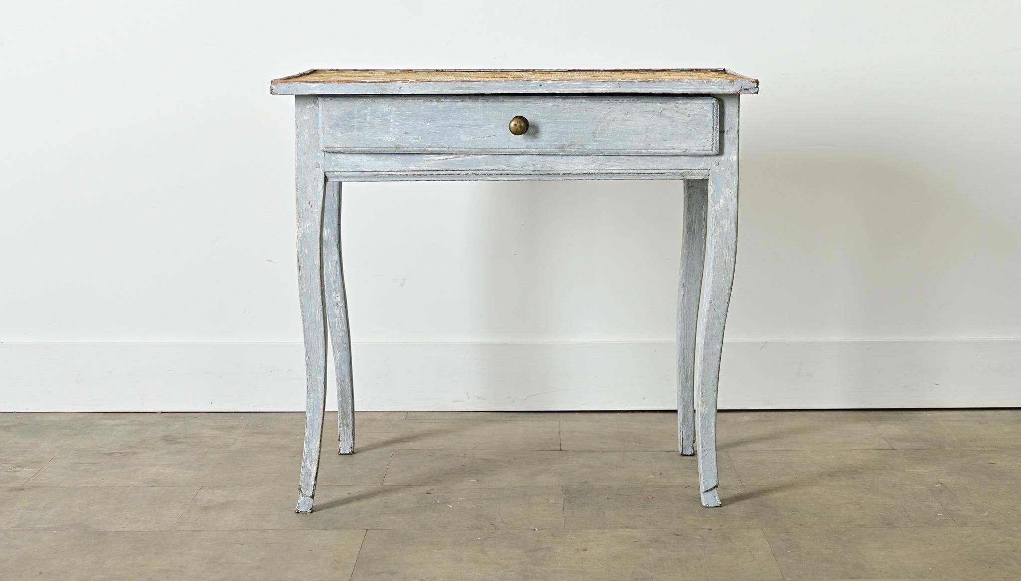 French 19th Century Louis XV Style Needlepoint Tea Table In Good Condition For Sale In Baton Rouge, LA