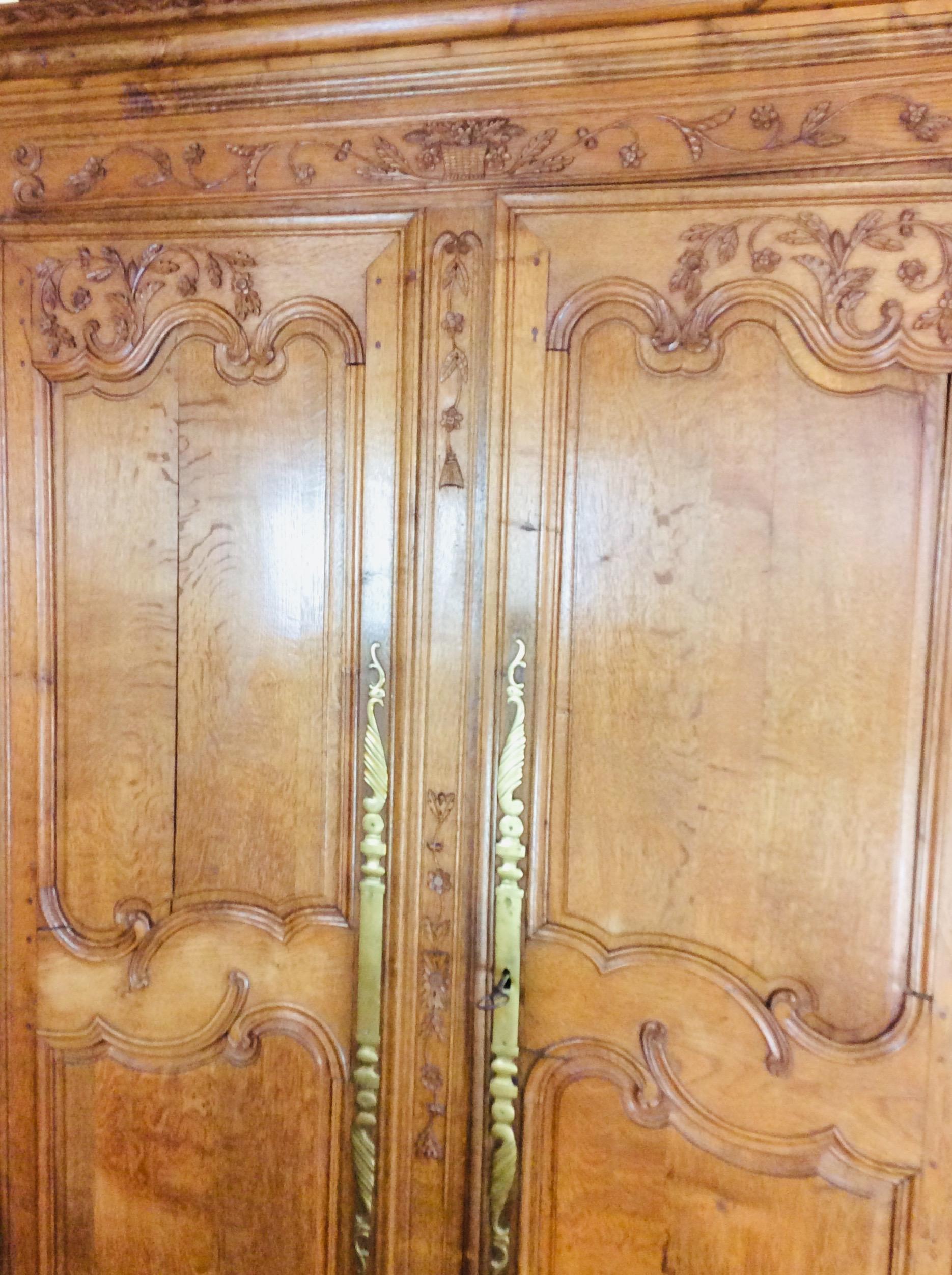 French 19th Century Louis XV Style Oak Armoire From Normandy, France 7