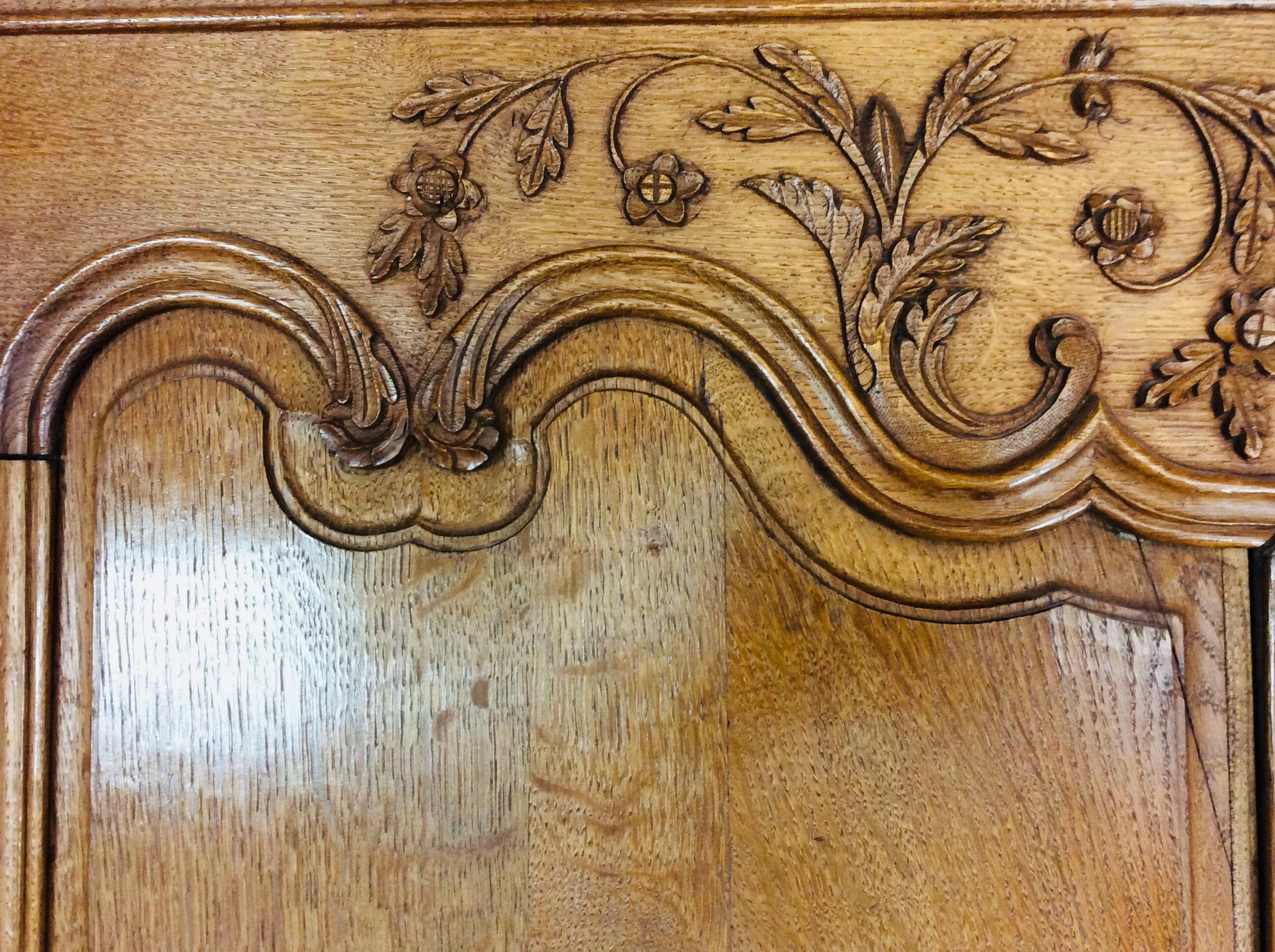 French 19th Century Louis XV Style Oak Armoire From Normandy, France 2