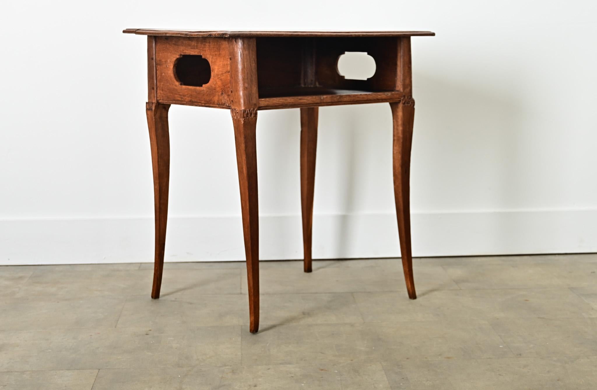 French 19th Century Louis XV Style Oak Side Table In Good Condition For Sale In Baton Rouge, LA
