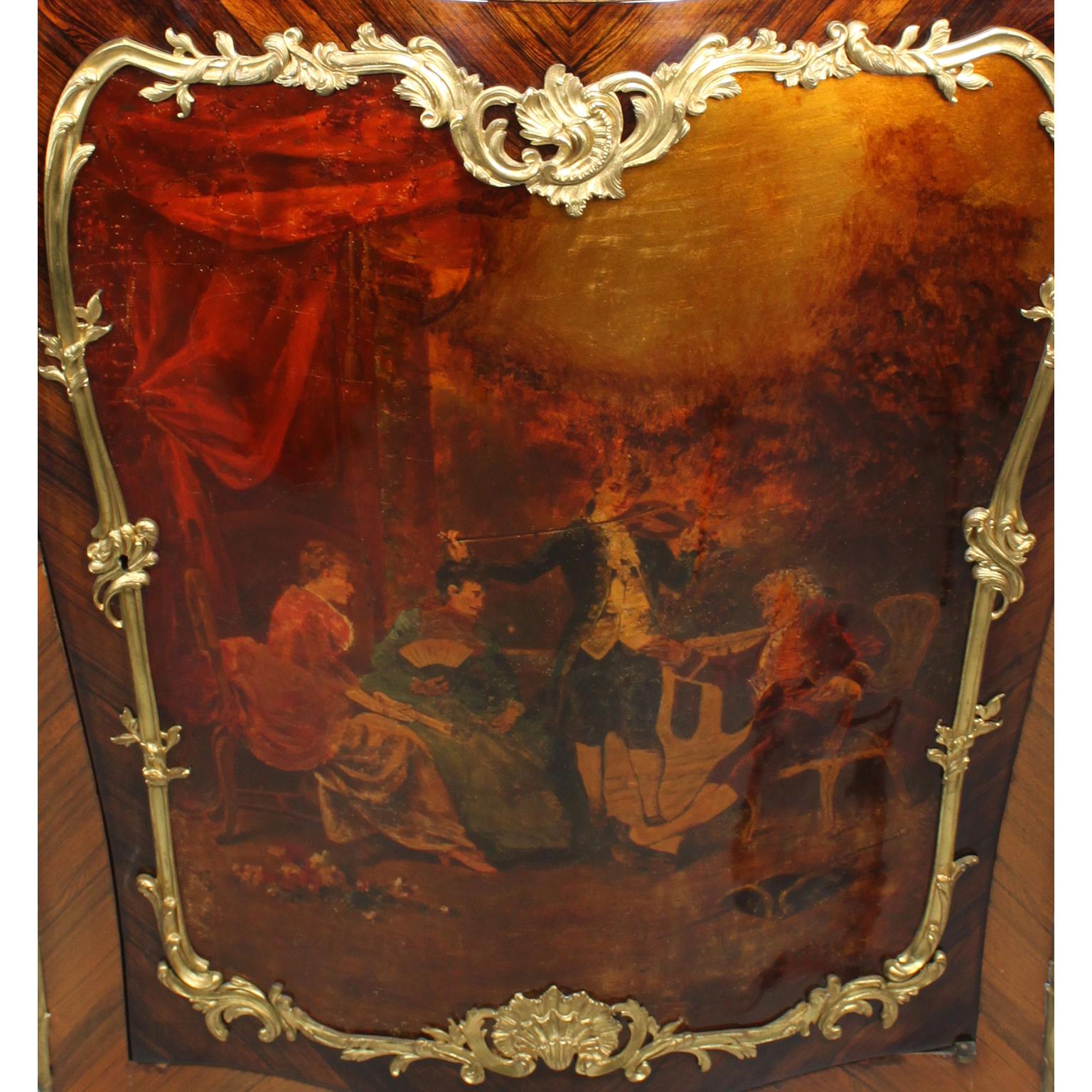 Français Meuble de rangement français du 19ème siècle de style Louis XV en bois de violette monté en bronze doré Vernis-Martin en vente