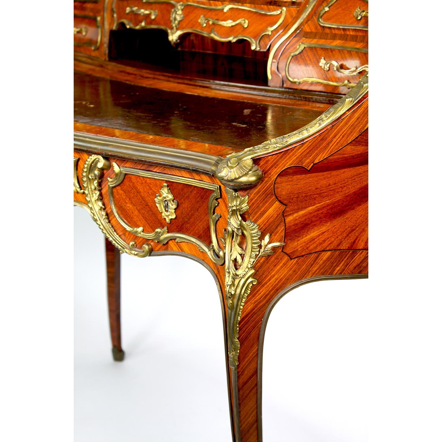 Bureau de secrétaire de dame de style Louis XV du 19ème siècle monté en bronze doré, Millet en vente 4