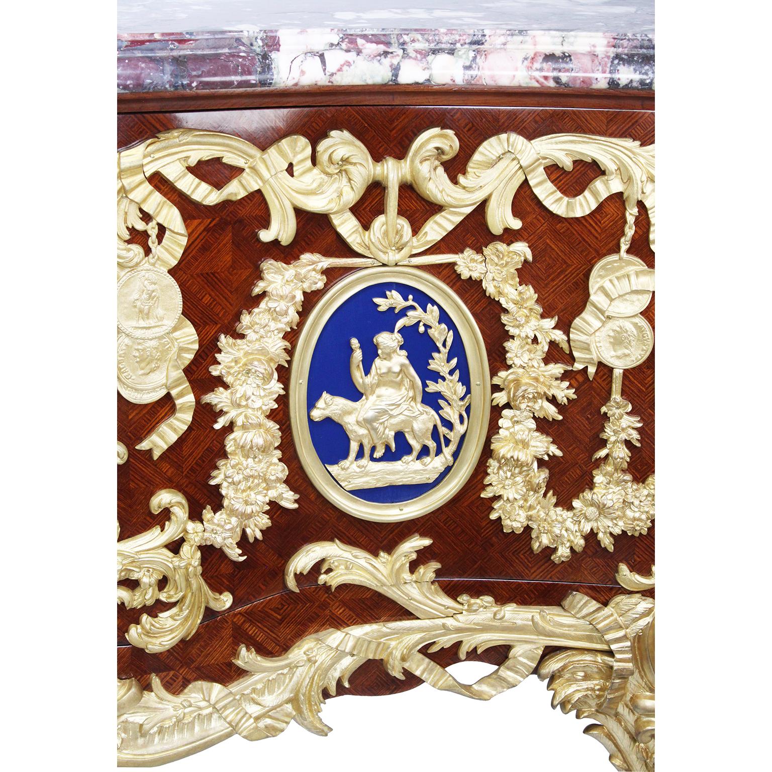 Commode Médallier francese del XIX secolo in stile Luigi XV con ormeggio in mogano in vendita 10