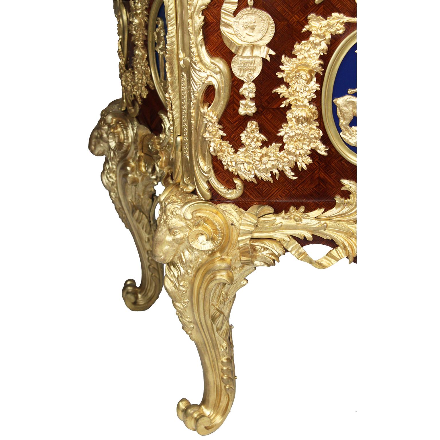 Commode Médallier francese del XIX secolo in stile Luigi XV con ormeggio in mogano in vendita 2