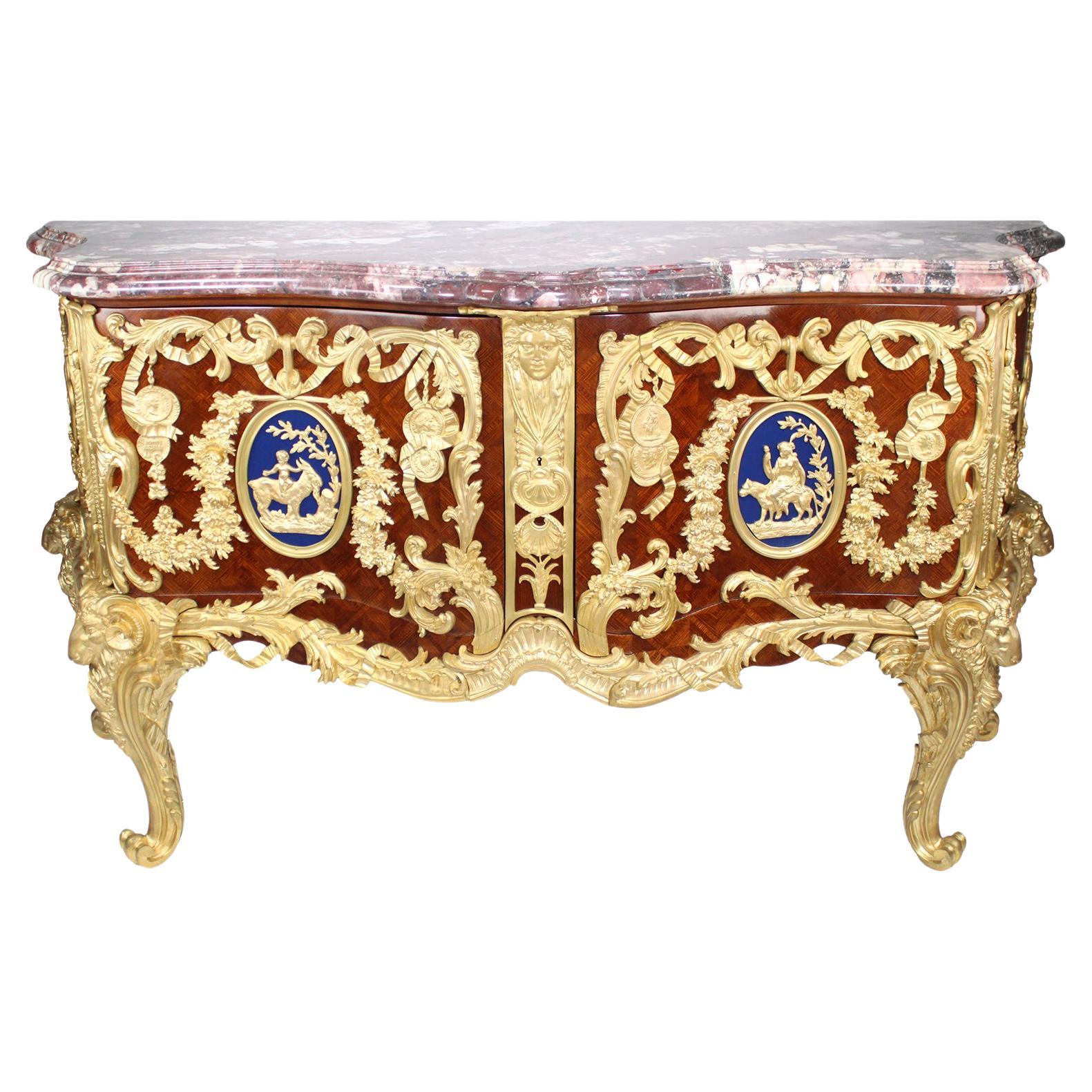 Commode Médallier francese del XIX secolo in stile Luigi XV con ormeggio in mogano in vendita