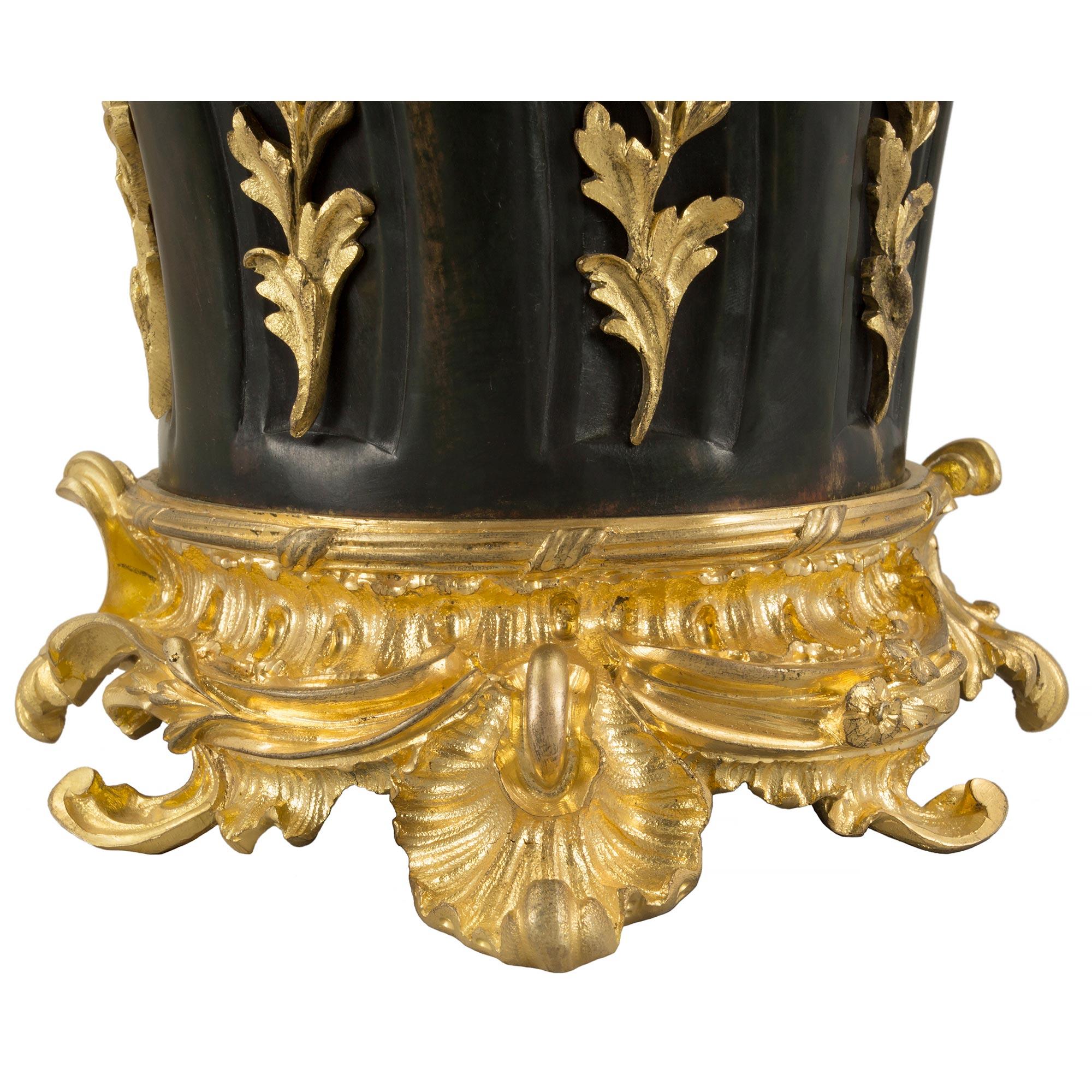French 19th Century Louis XV Style Patinated Bronze and Ormolu Lamp For Sale 1