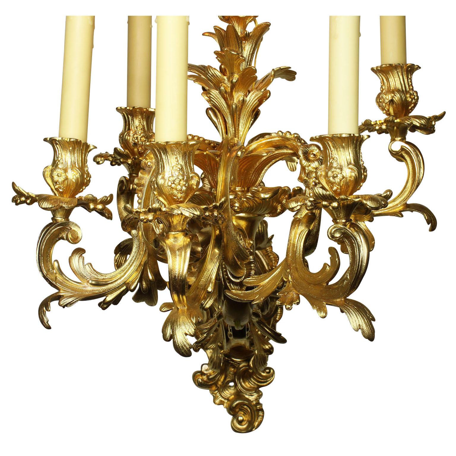 French 19th Century Louis XV Style Rococo Gilt-Bronze Wall Lights Sconces, Pair For Sale 1