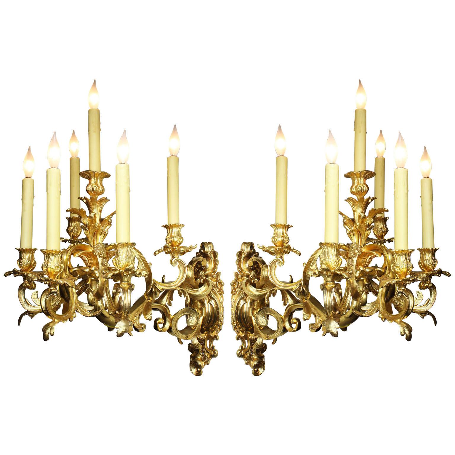 French 19th Century Louis XV Style Rococo Gilt-Bronze Wall Lights Sconces, Pair For Sale