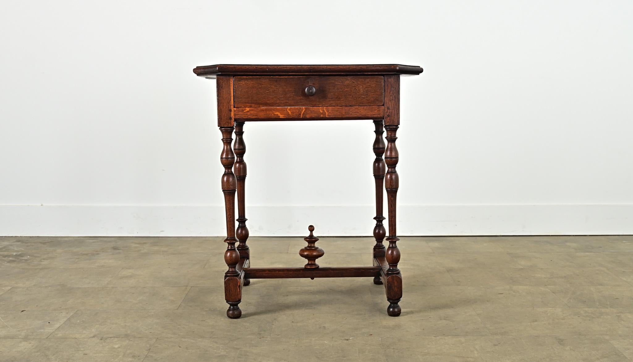Französischer Beistelltisch im Louis-XV-Stil des 19. (Louis XIII.) im Angebot