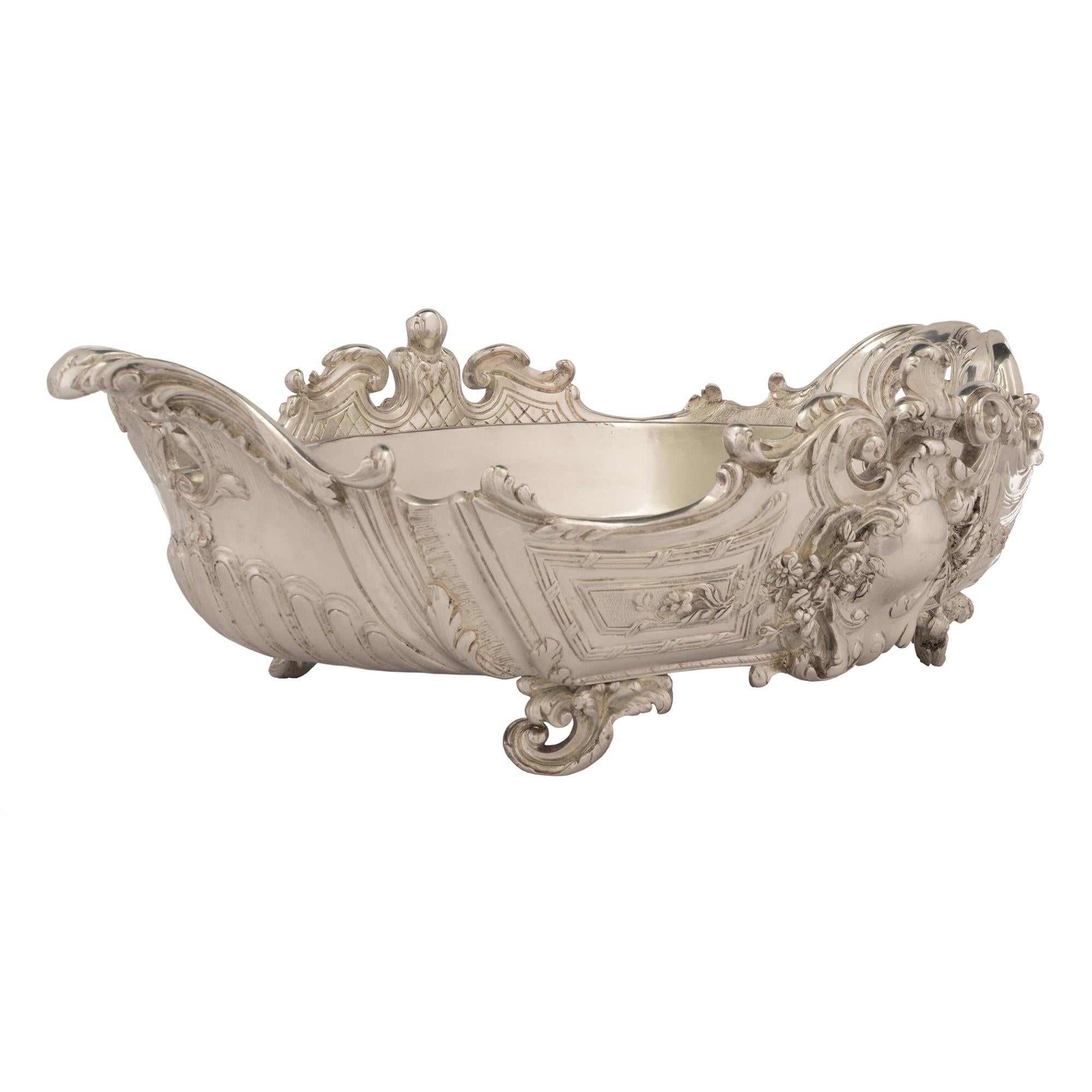 French 19th Century Louis XV Style Silvered Bronze Centerpiece For Sale 1