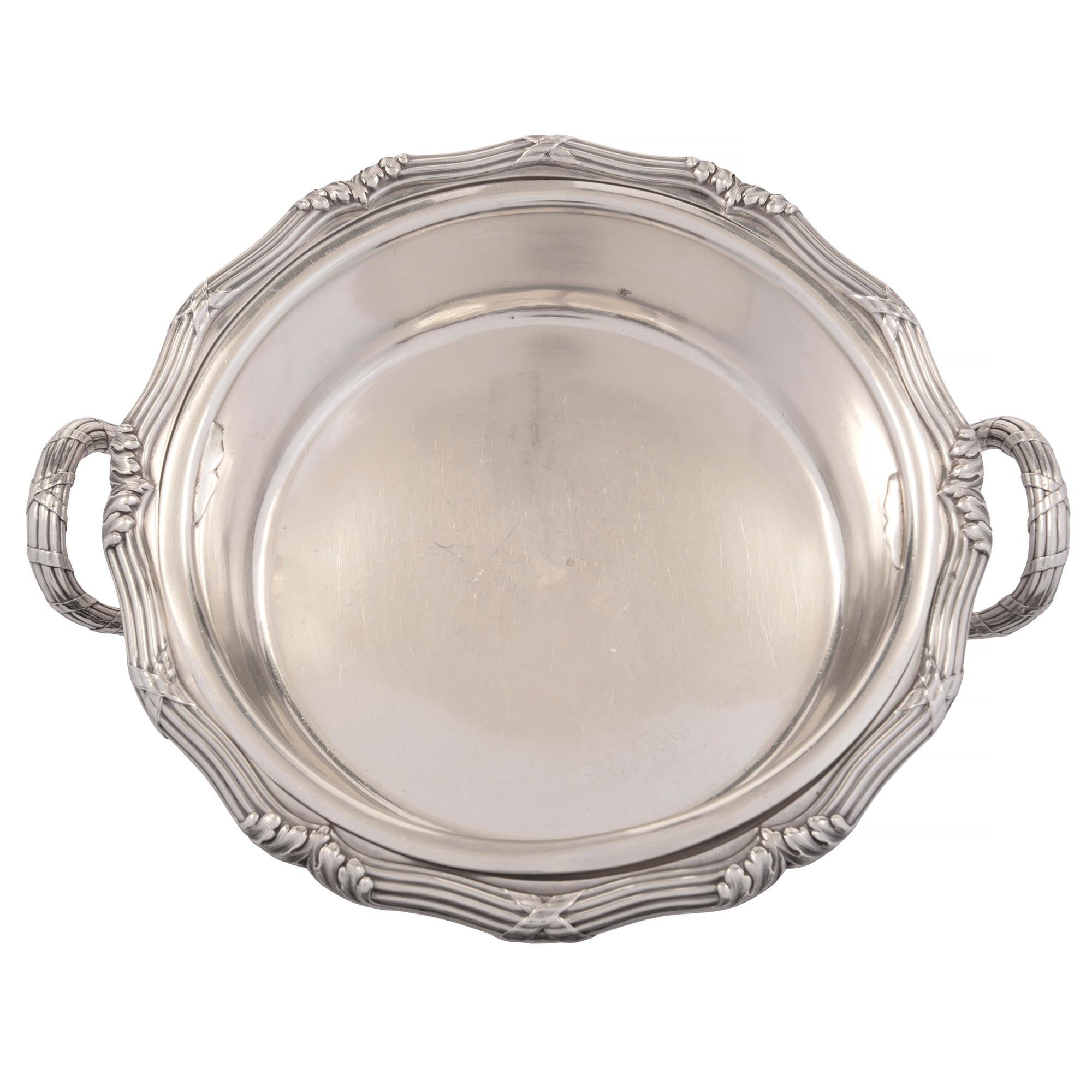 French 19th Century Louis XV Style Sterling Silver Tureen by Maison Odiot In Good Condition For Sale In West Palm Beach, FL
