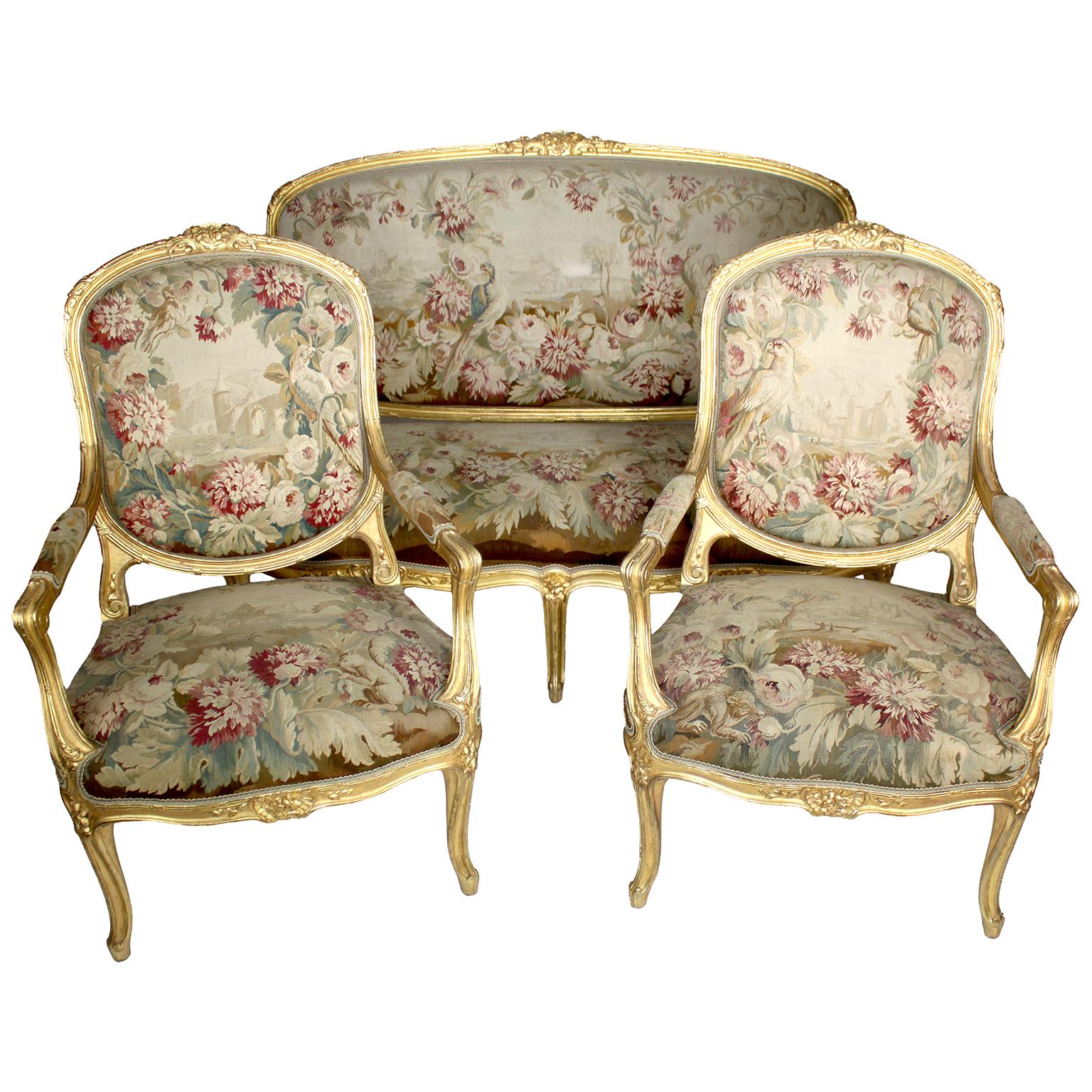 Français Suite de trois pièces en bois doré et salon d'Aubusson de style Louis XV du 19ème siècle français en vente