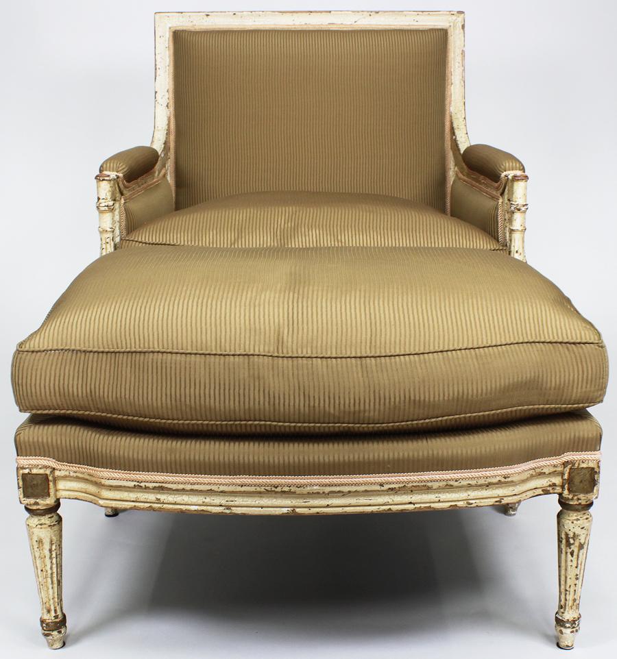 French 19th Century Louis XVI Style White-Painted Lounge Chaise Ottoman Armchair For Sale 1