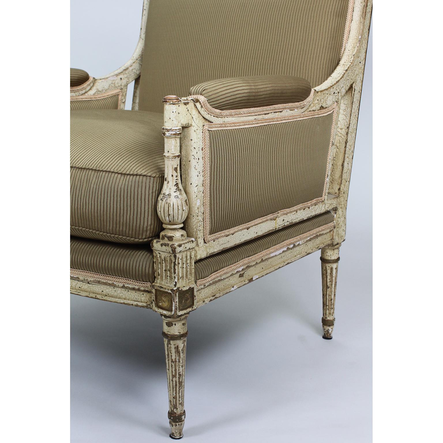 French 19th Century Louis XVI Style White-Painted Lounge Chaise Ottoman Armchair For Sale 2