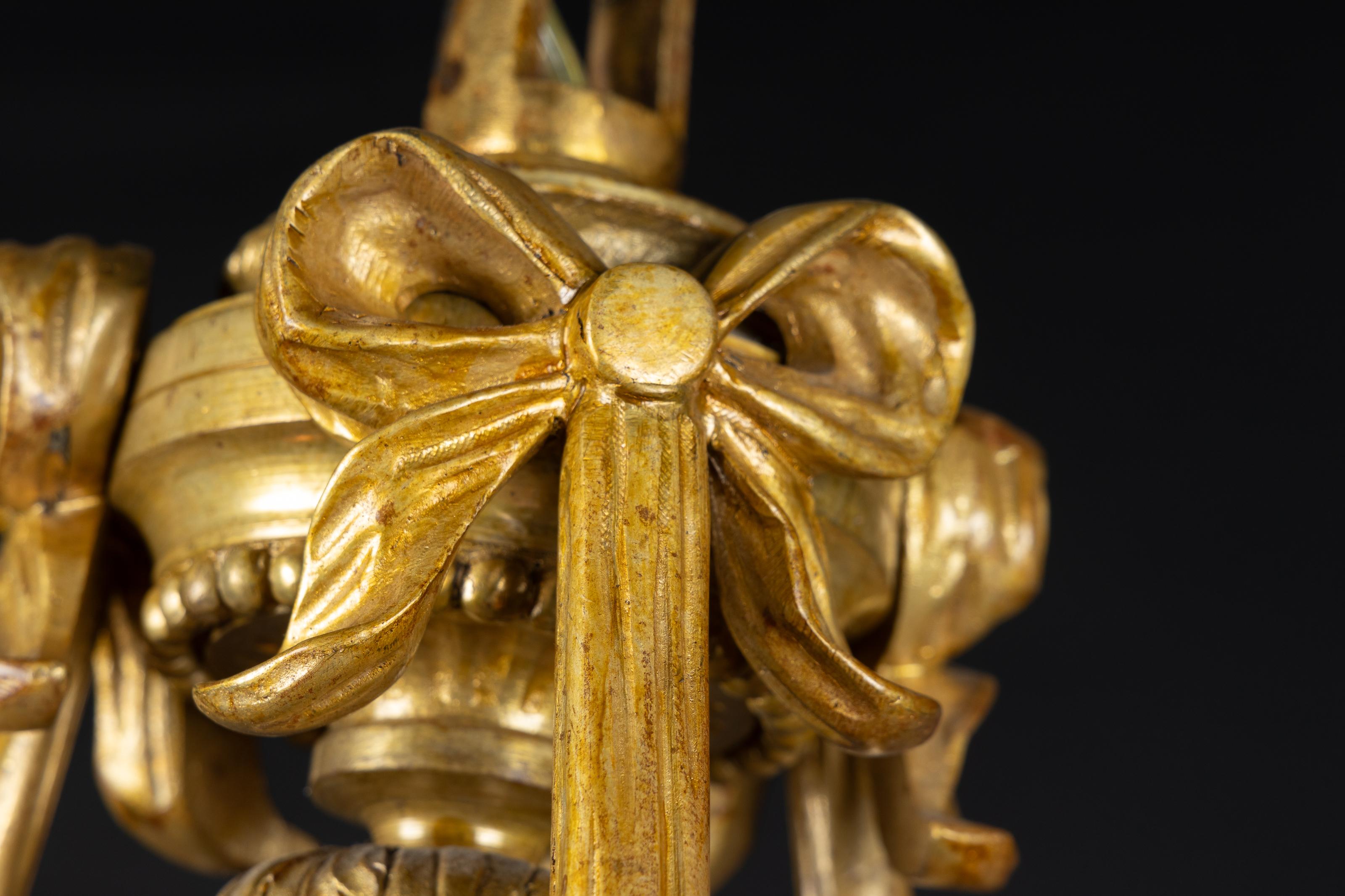 Lampadario francese del XIX secolo Luigi XVI in bronzo e smalto blu in vendita 7