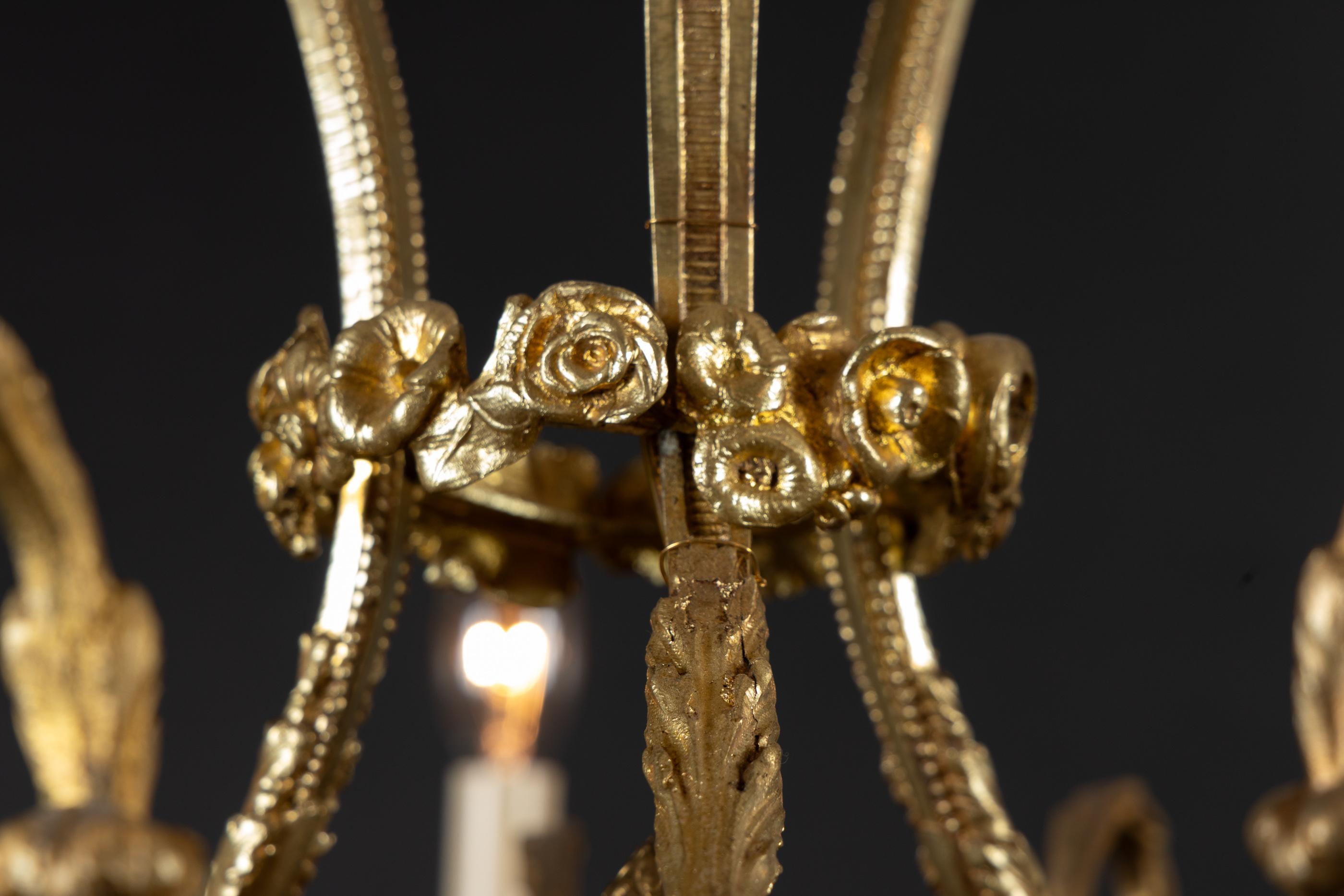 Araña francesa de bronce Luis XVI del siglo XIX con cabezas de carnero en Bueno estado para la venta en New Orleans, LA