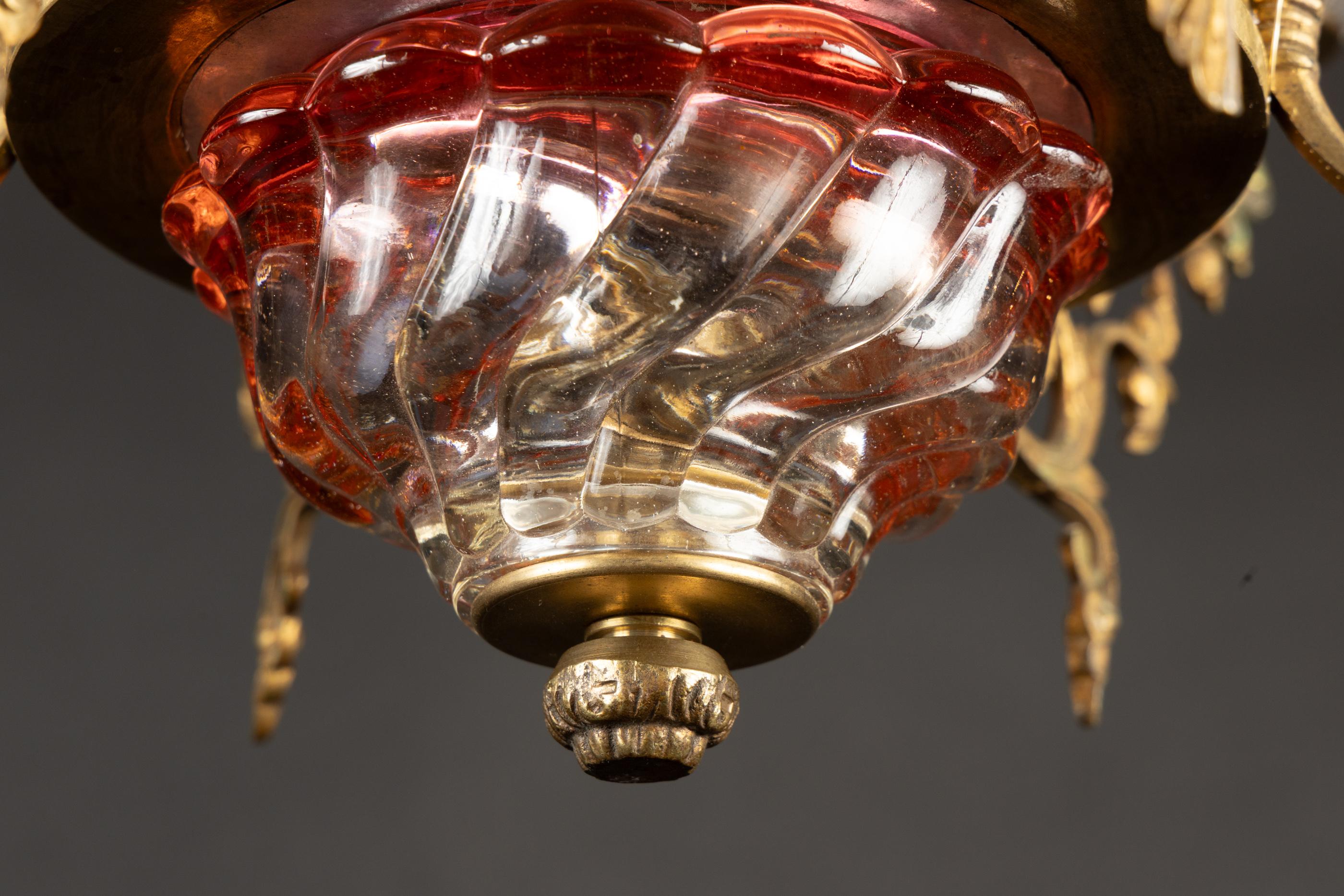 French 19th Century Louis XVI Bronze d’Ore, Red and Clear Crystal Chandelier en vente 1