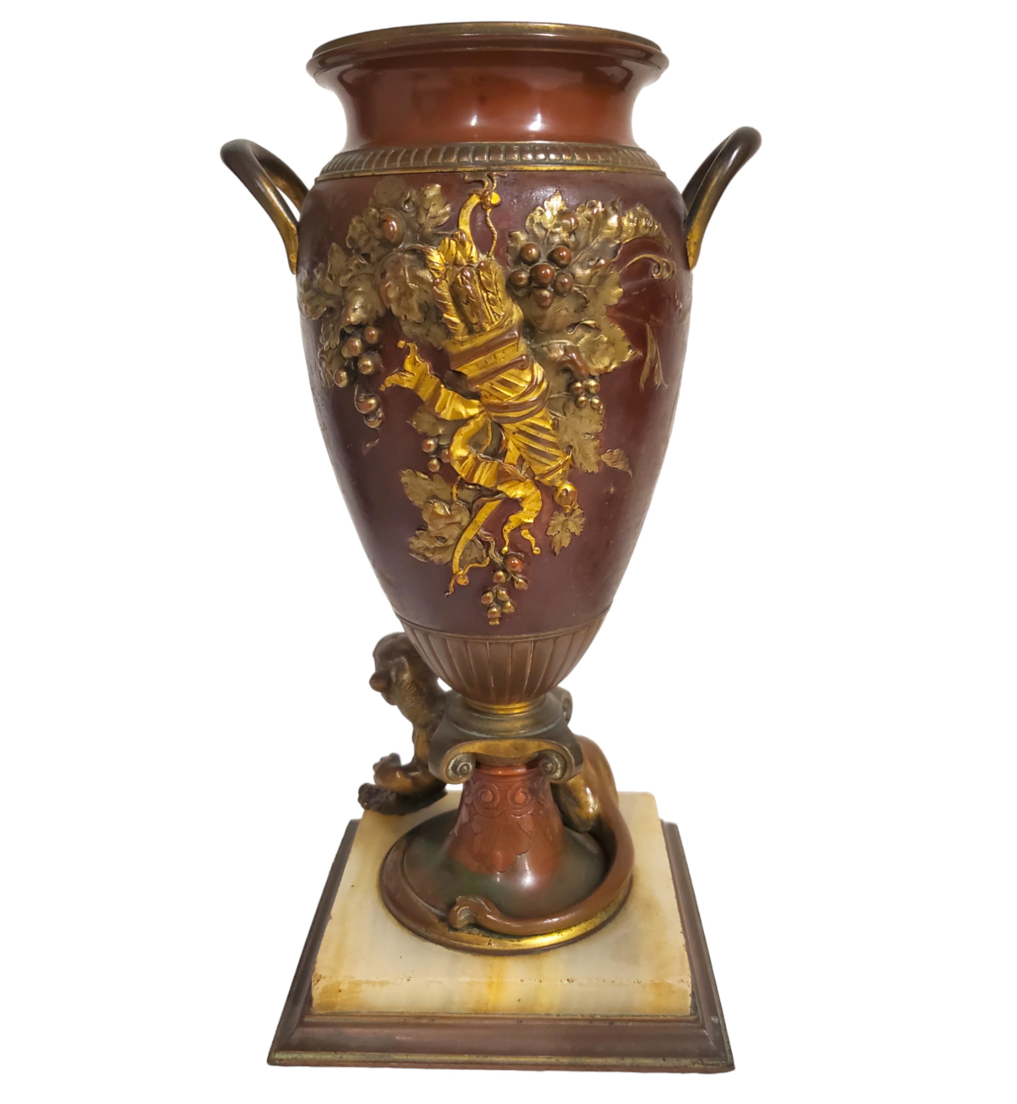 Französisch 19. Jahrhundert Louis XVI Bronze + Ormolu + Onyx 3 Stück Tafelaufsatz w/urns  im Angebot 9