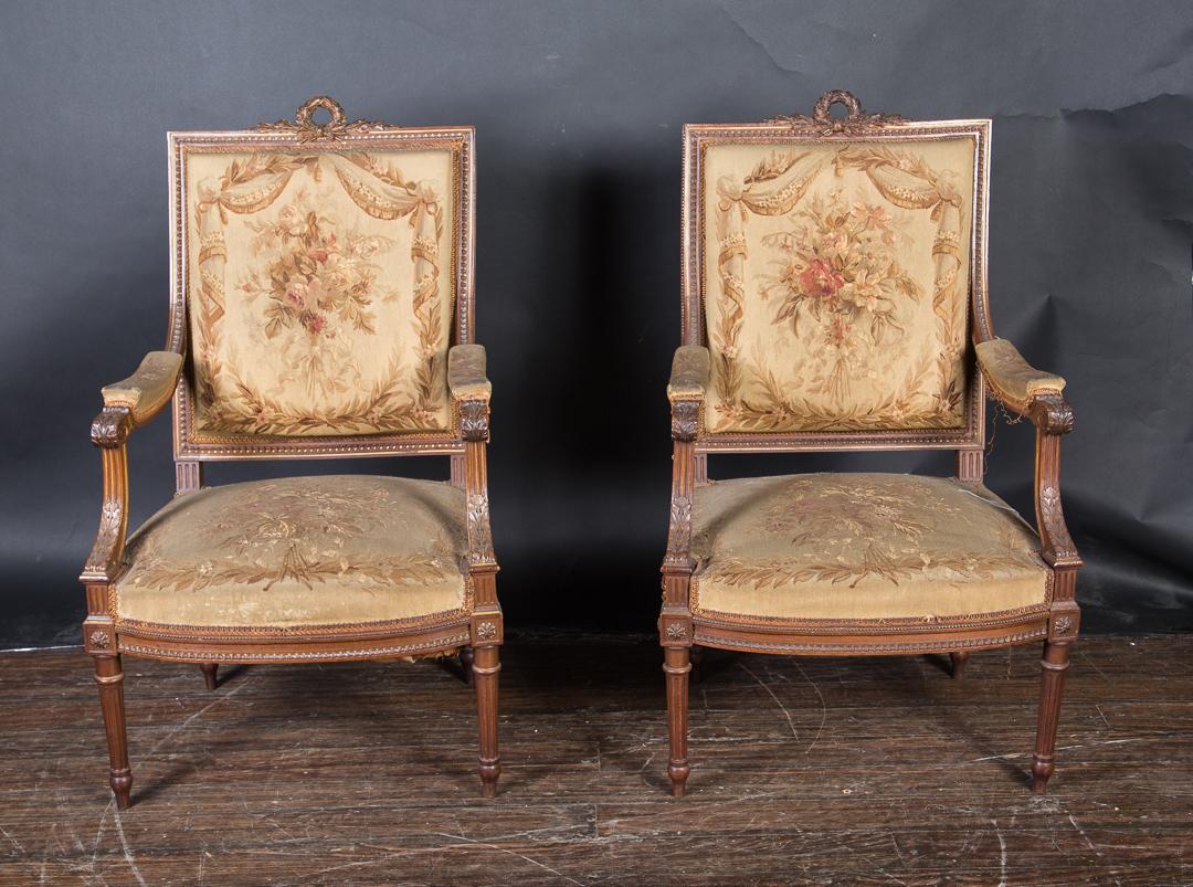 Juego de salón francés tallado Luis XVI del siglo XIX con tapiz de Aubusson original Tallado a mano en venta