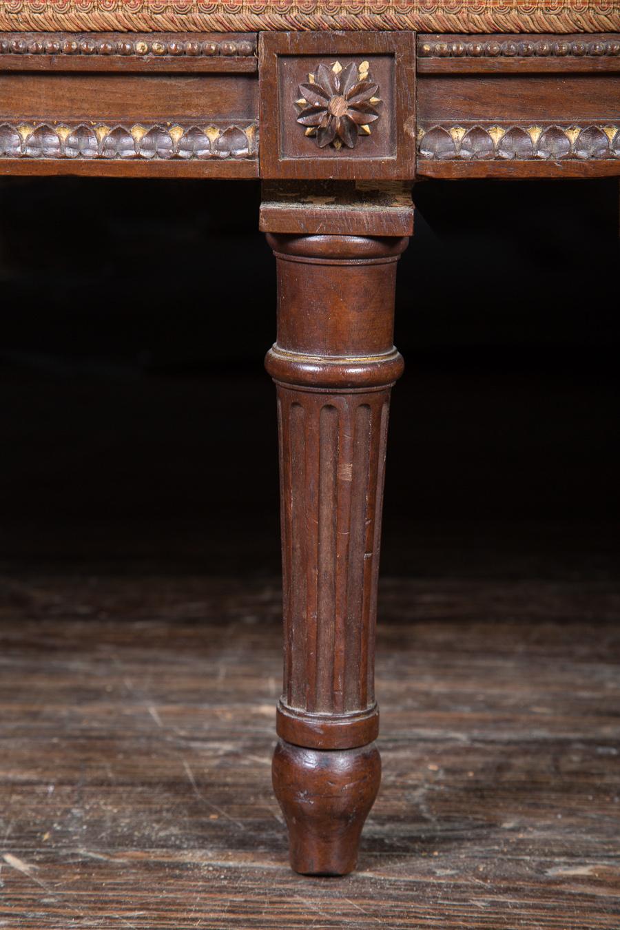 Juego de salón francés tallado Luis XVI del siglo XIX con tapiz de Aubusson original Tapiz en venta