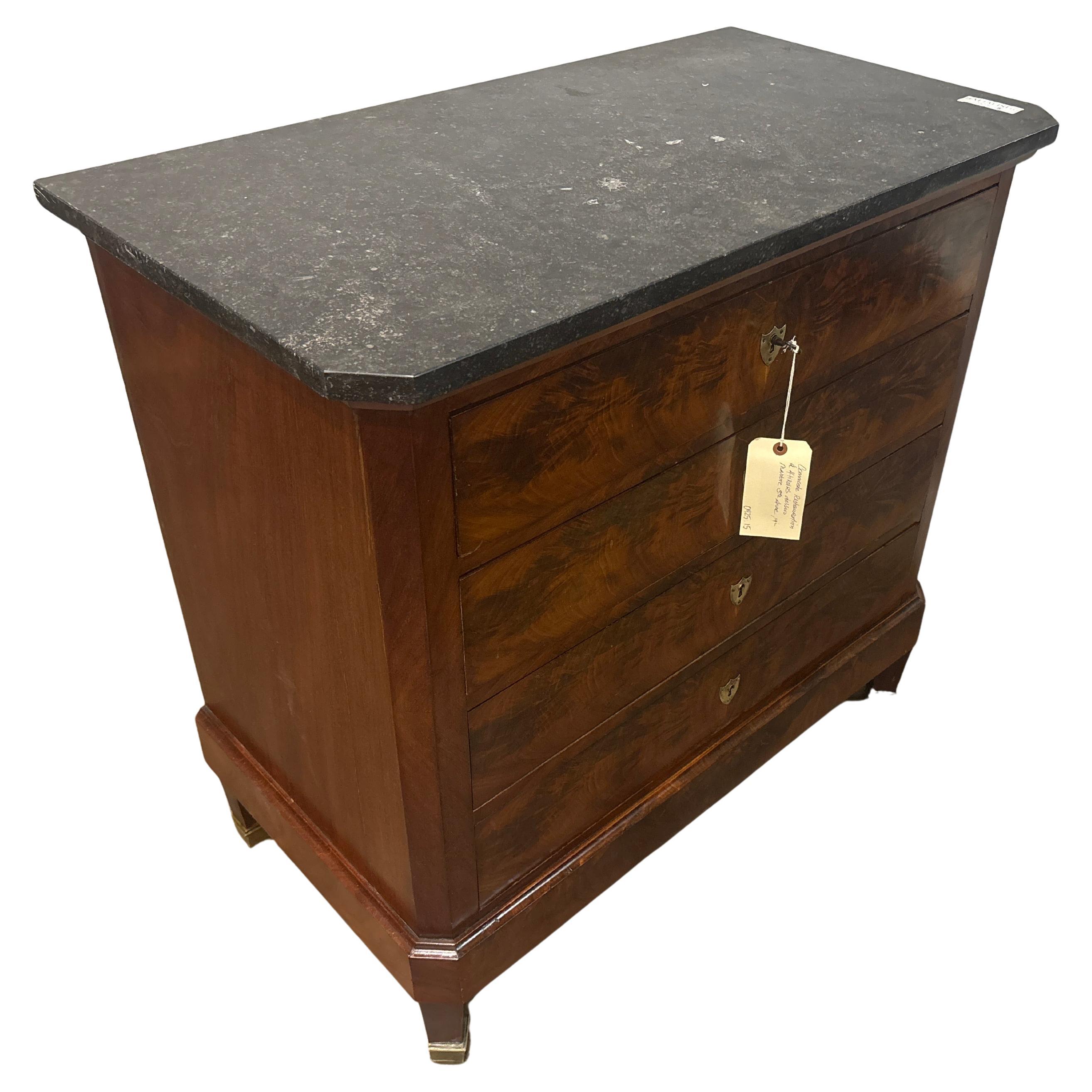 French 19th Century Louis XVI Commode in vendita 4