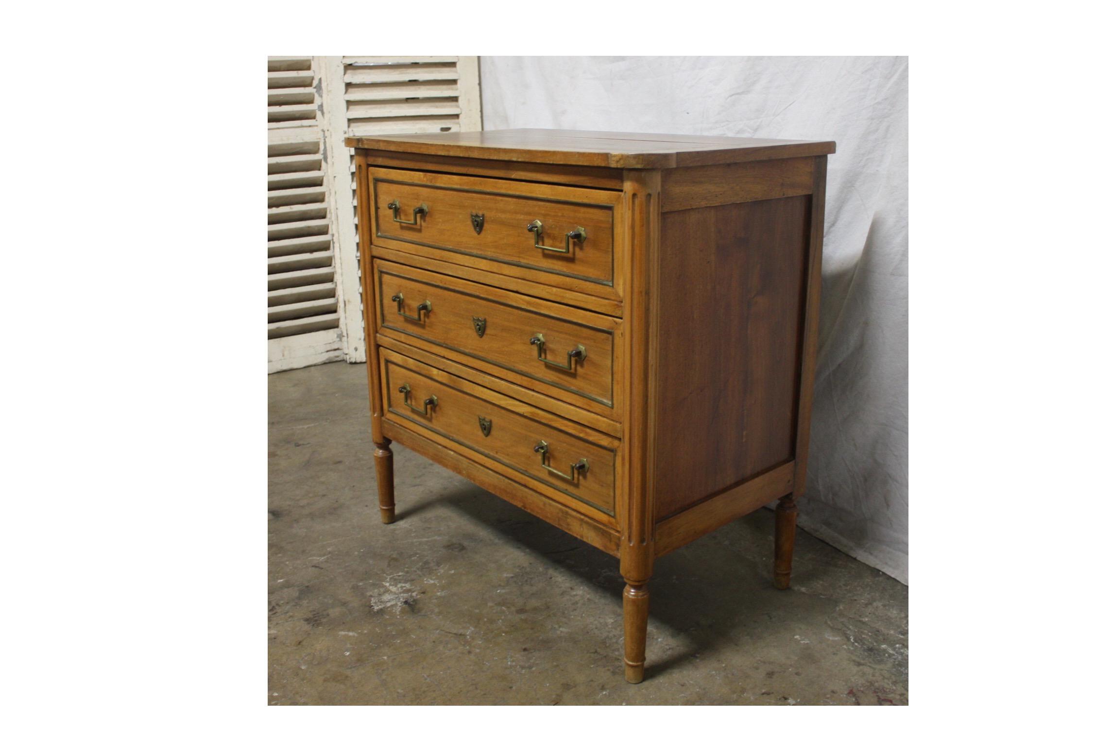 French 19th Century Louis XVI Commode In Good Condition In Stockbridge, GA