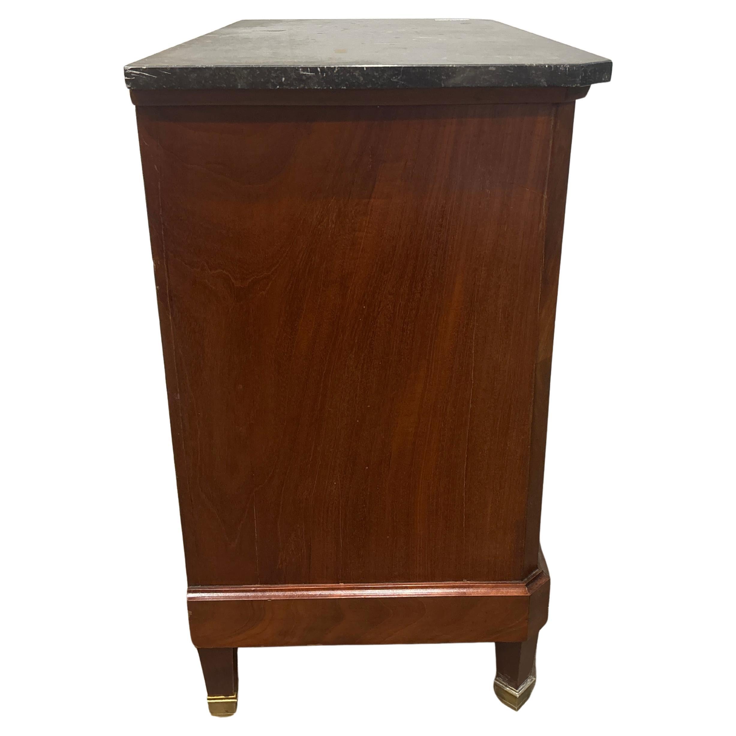 French 19th Century Louis XVI Commode in vendita 1