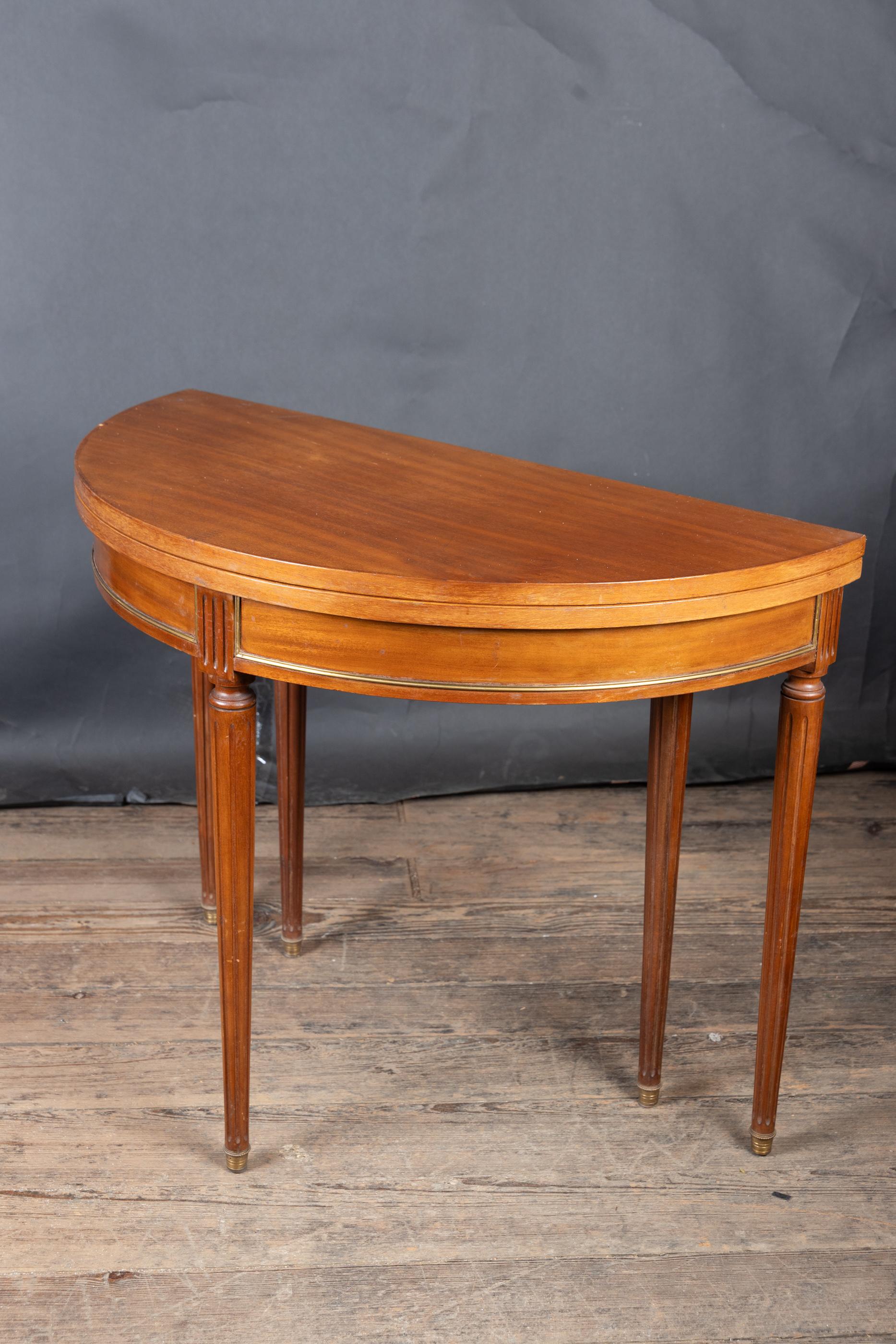 Table à cartes Demi-Lune Louis XVI du 19ème siècle en vente 5
